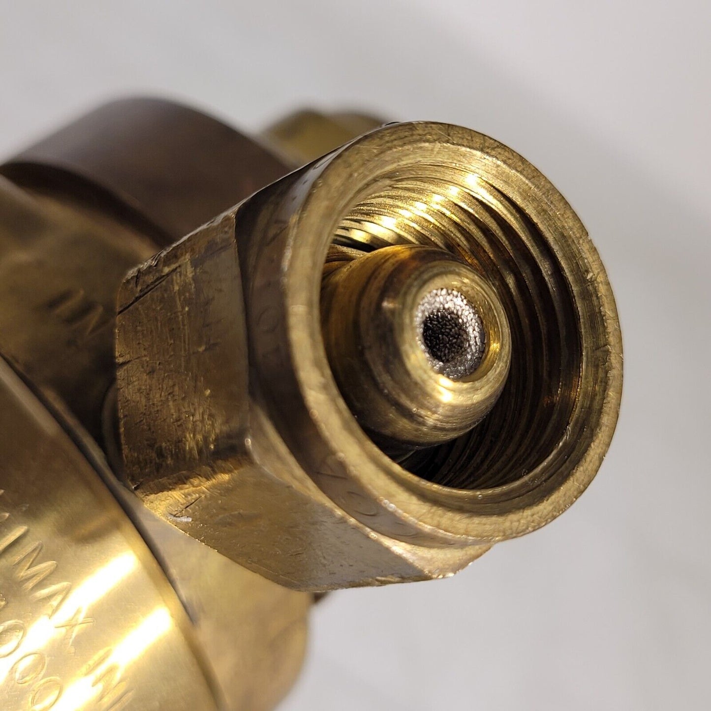 Victor VTS450D Oxygen Pressure Regulator 3000psi Max In Female Connector