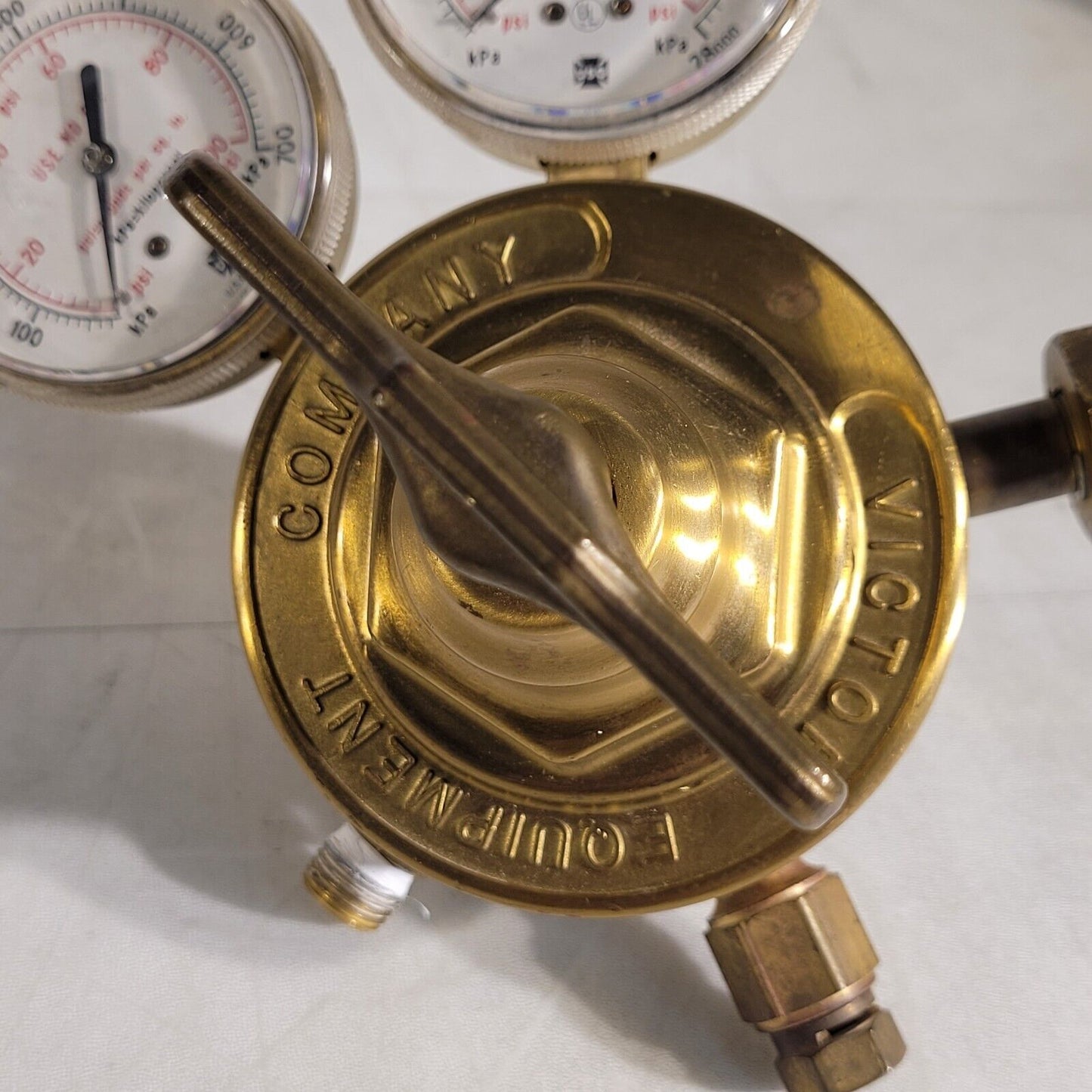 Victor VTS450D Oxygen Pressure Regulator 3000psi Max In Female Connector