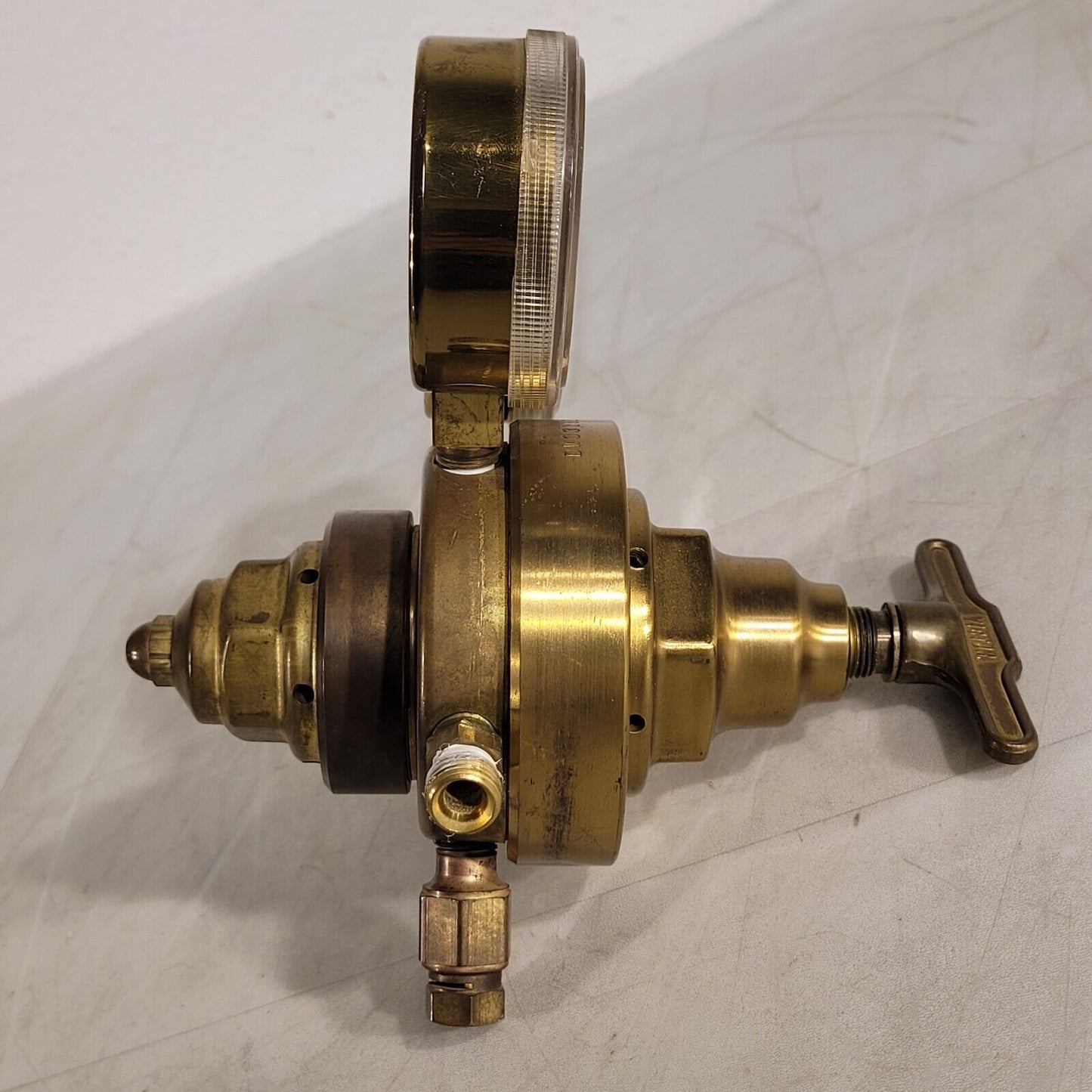 Victor VTS450D Oxygen Pressure Regulator 3000psi Max In Female Connector