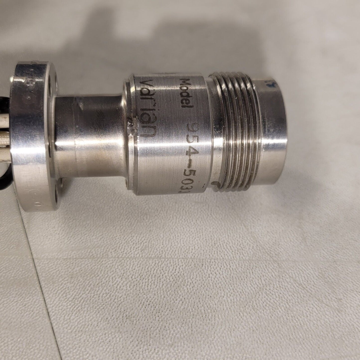 Varian 954-5033 1.33" Conflat CF UHV High Vacuum Feedthrough 10 Pin Thermocouple