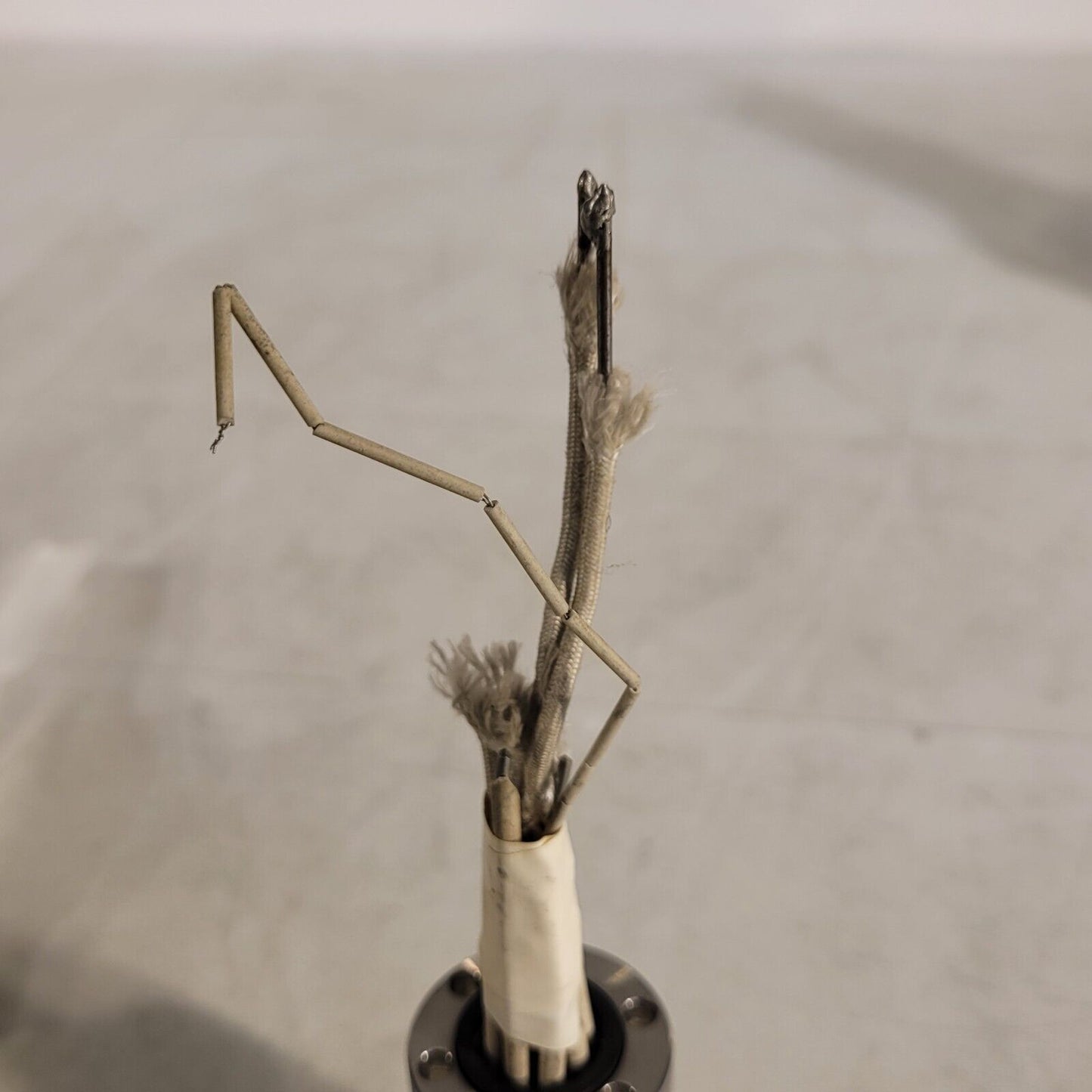 Varian 954-5033 1.33" Conflat CF UHV High Vacuum Feedthrough 10 Pin Thermocouple