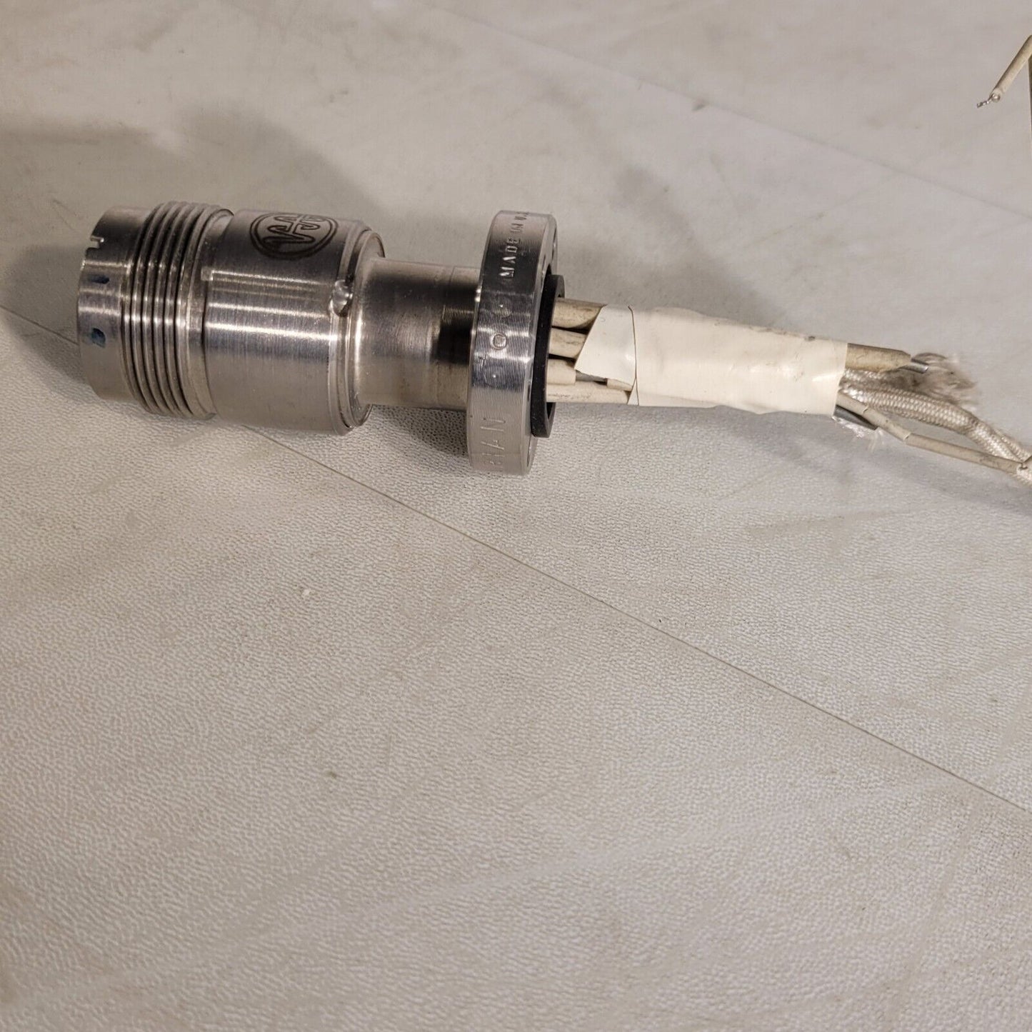 Varian 954-5033 1.33" Conflat CF UHV High Vacuum Feedthrough 10 Pin Thermocouple
