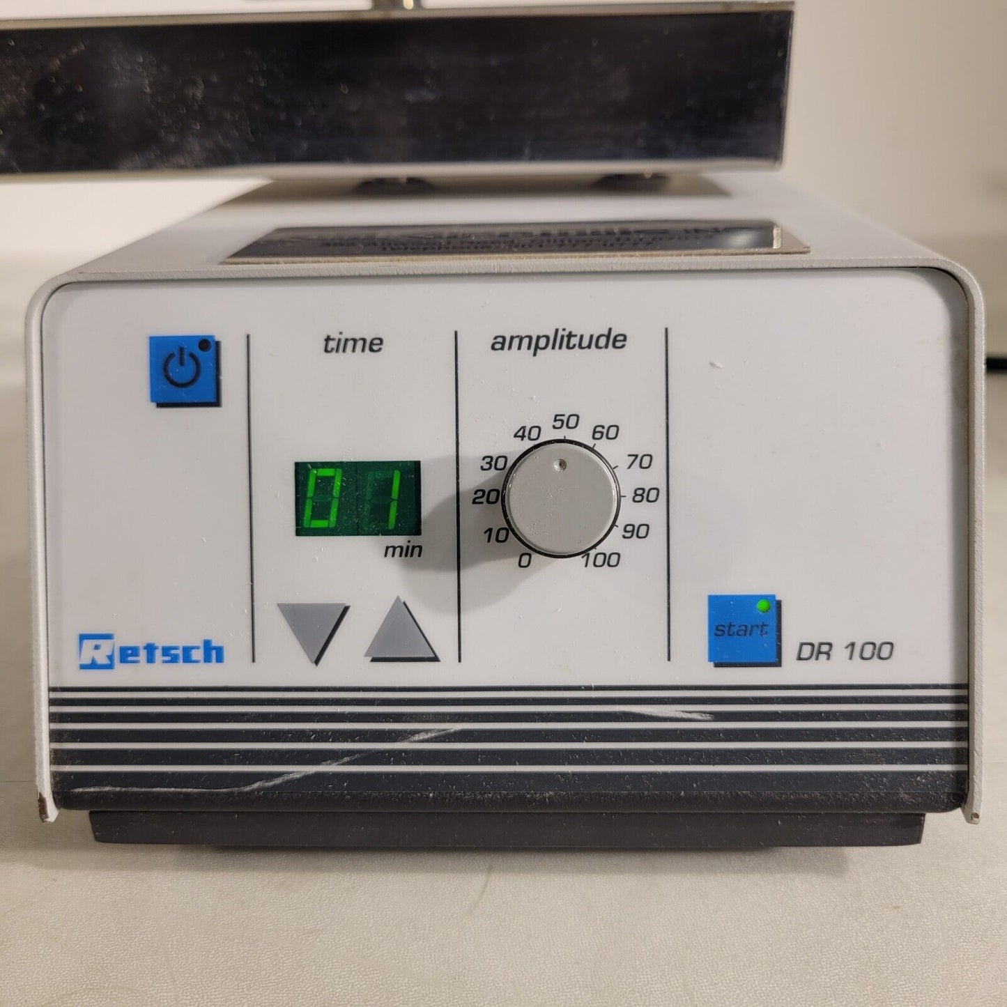 Retsch DR100 Lab Vibratory Feeder 15-40 70.937.006 Loader Allocation Device