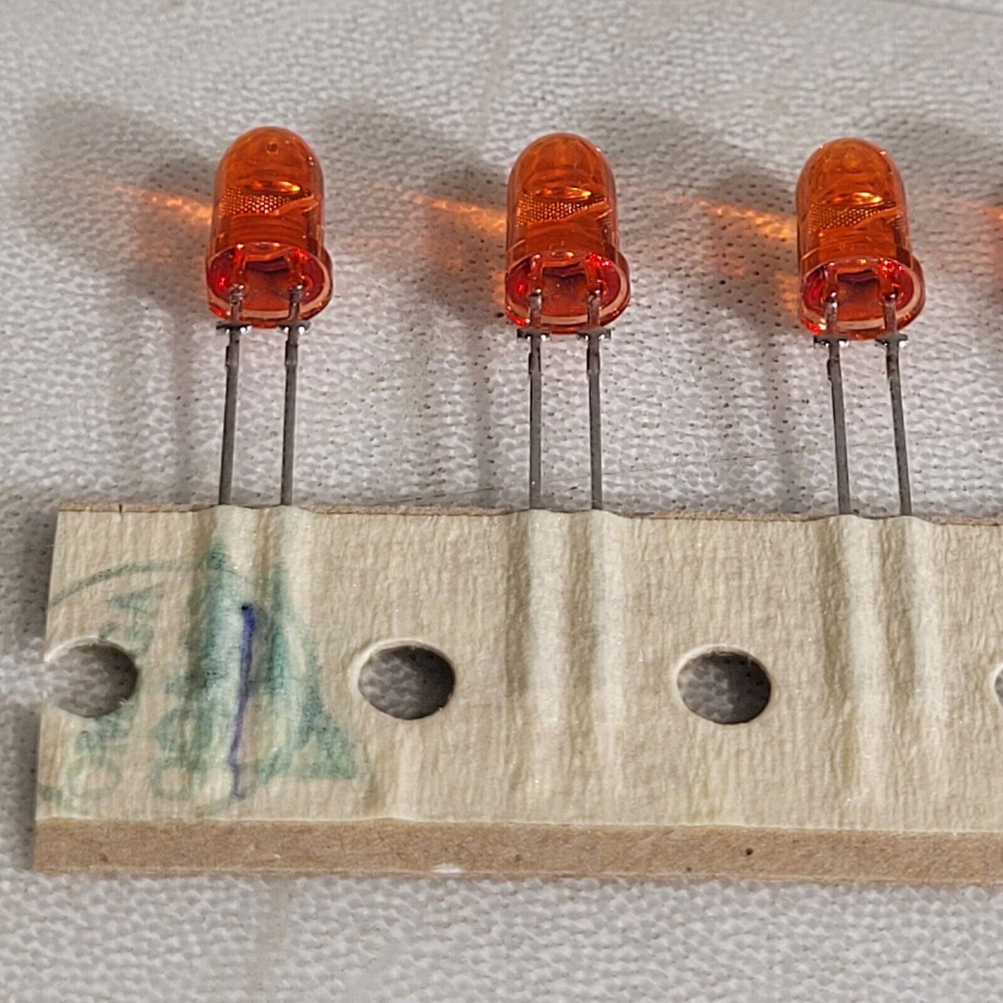 Broadcom HLMP-EJ36-R0PDD Orange LED Thru-Hole THT Lights *Price Per 10 LEDs*