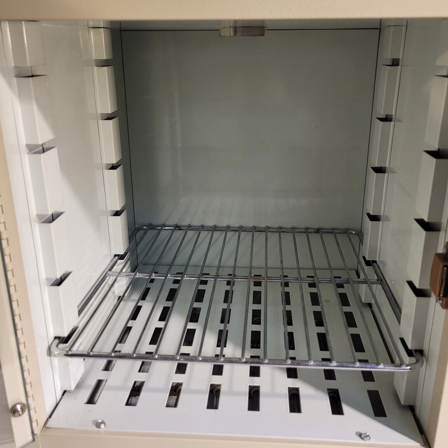 Precision 2EG Economy Gravity Conversion Incubator 31570-10 Tested Works