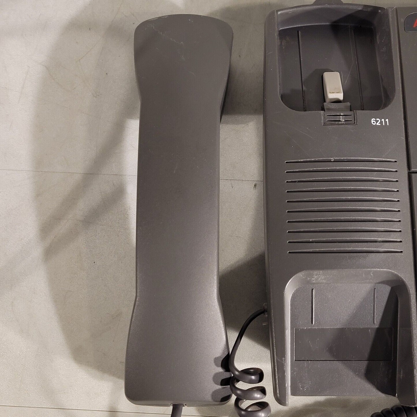 Avaya 6211 Desktop Phone Single Line Analog 6211A01B(90)-323