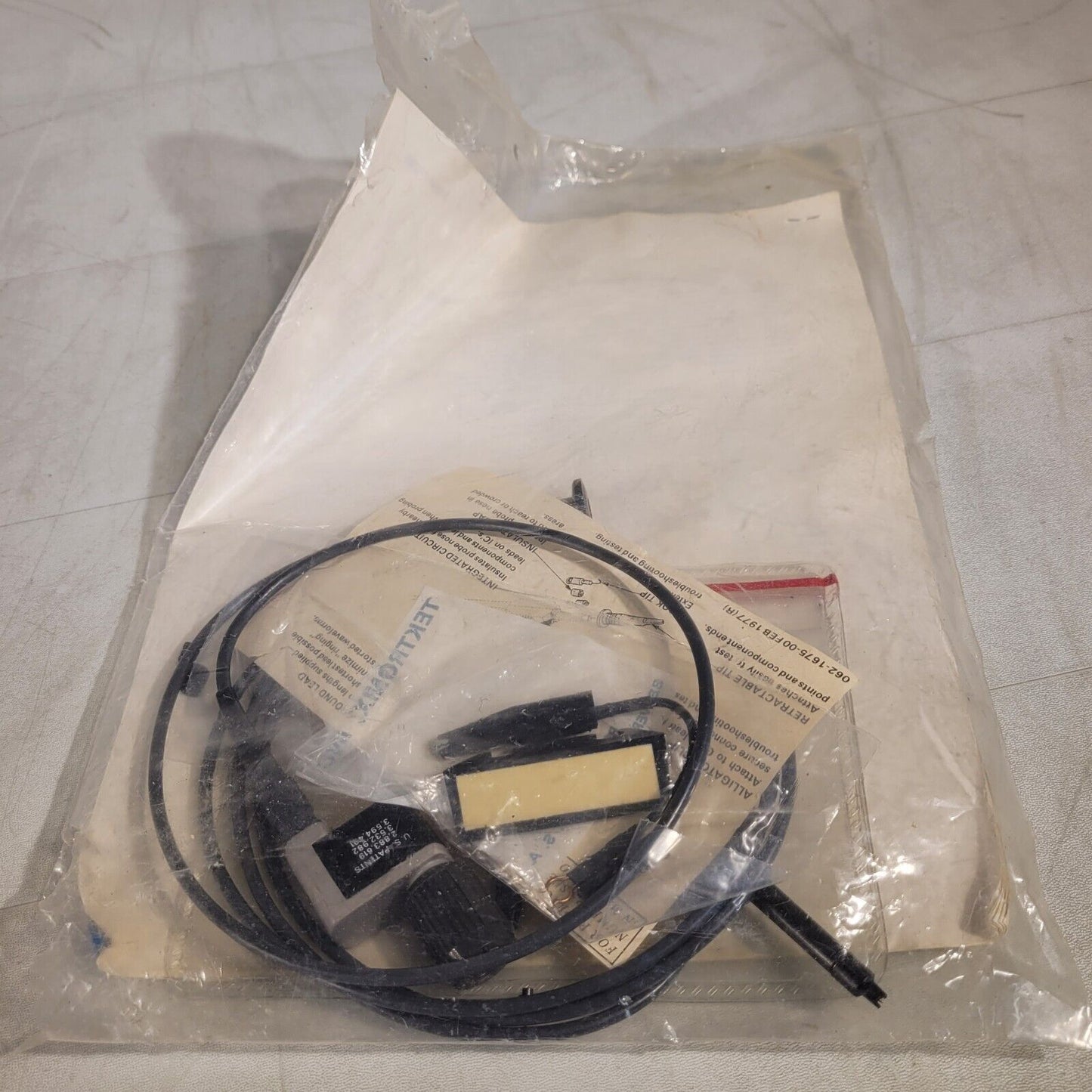Tektronix P6063B Passive Probe 1X Or 10X 225MHz 15-24pF 6ft Length
