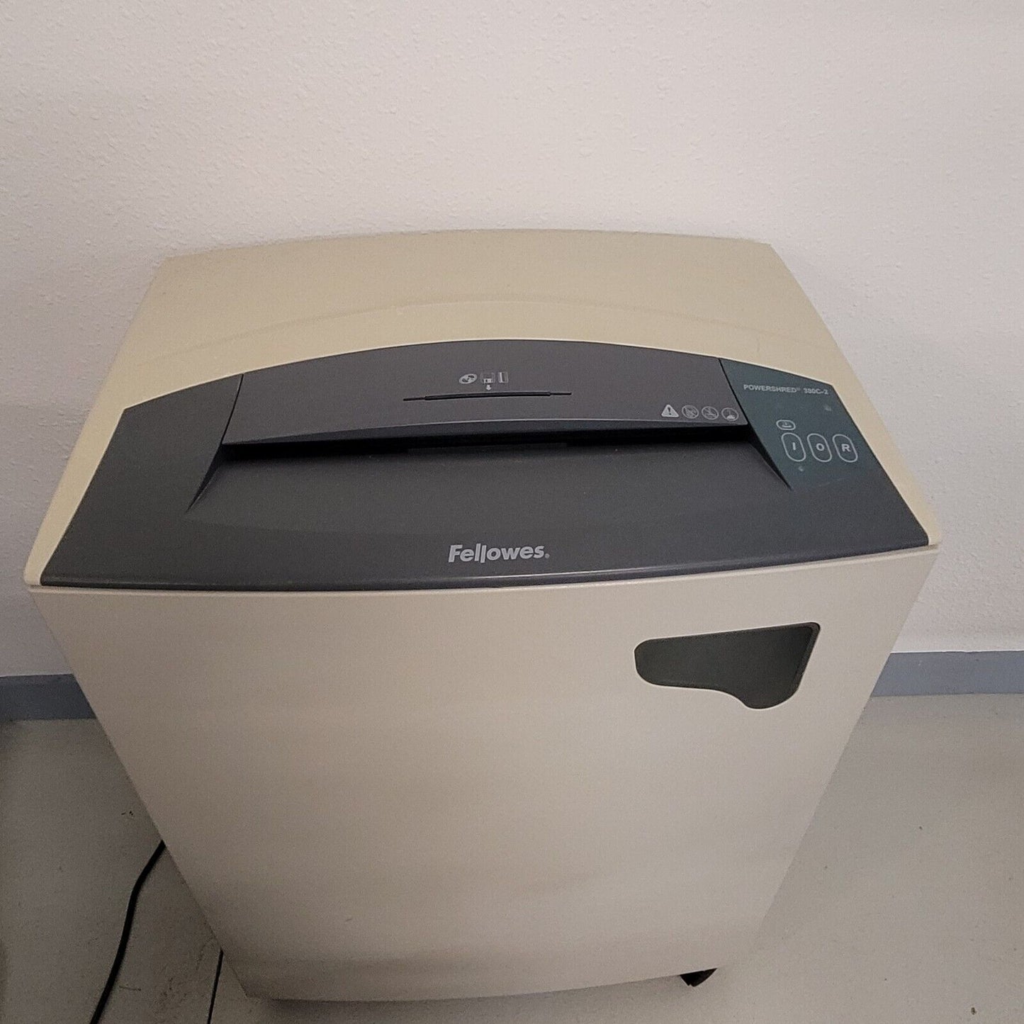 Fellowes 380C-2 Power Shred Strip Cross Cut Shredder 16-Sheet 38385