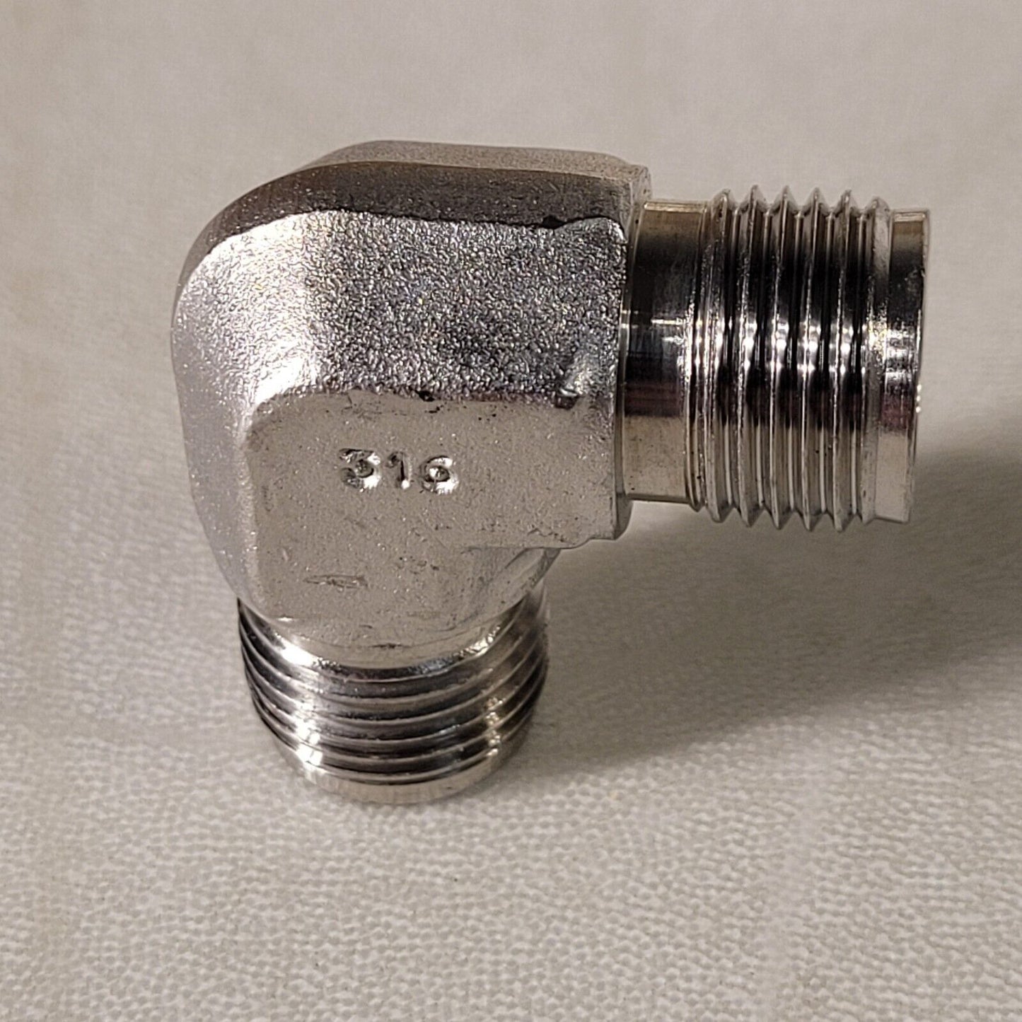 3/8" Swagelok 90 Degree Right Angle Elbow Connector Female-To-Female Adapter