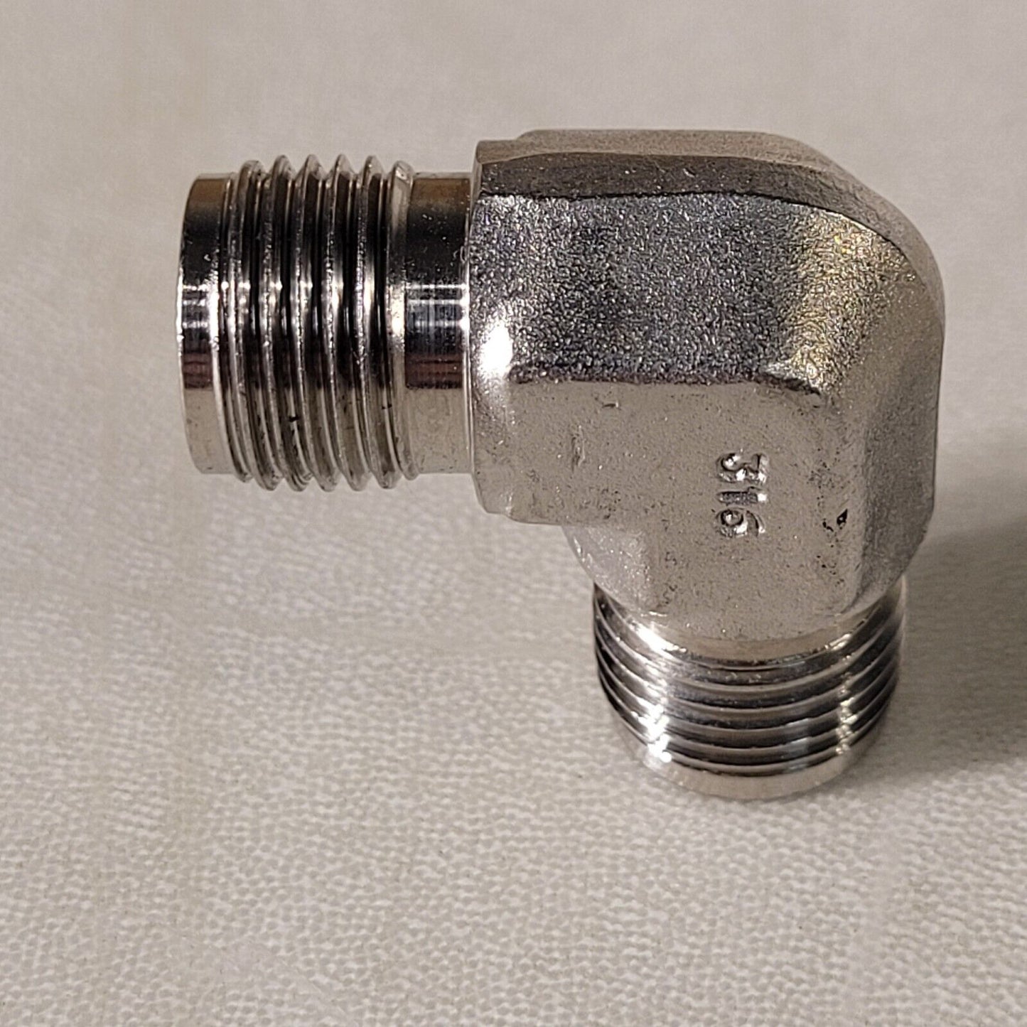 3/8" Swagelok 90 Degree Right Angle Elbow Connector Female-To-Female Adapter