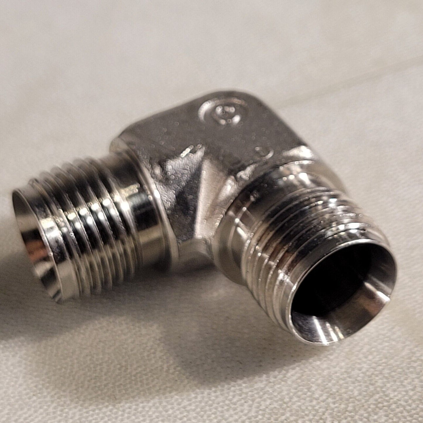 3/8" Swagelok 90 Degree Right Angle Elbow Connector Female-To-Female Adapter