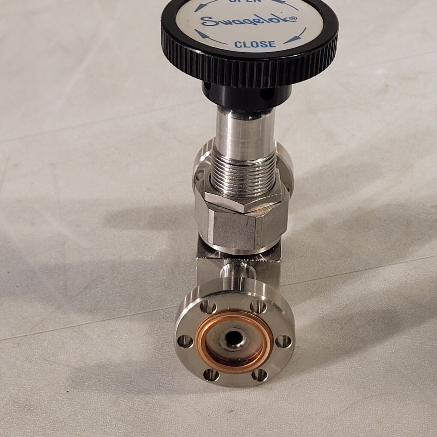 Swagelok SS-4BK-TW Needle Valve 1.33" CF Conflat DN16CF Flange SS Manual Vacuum