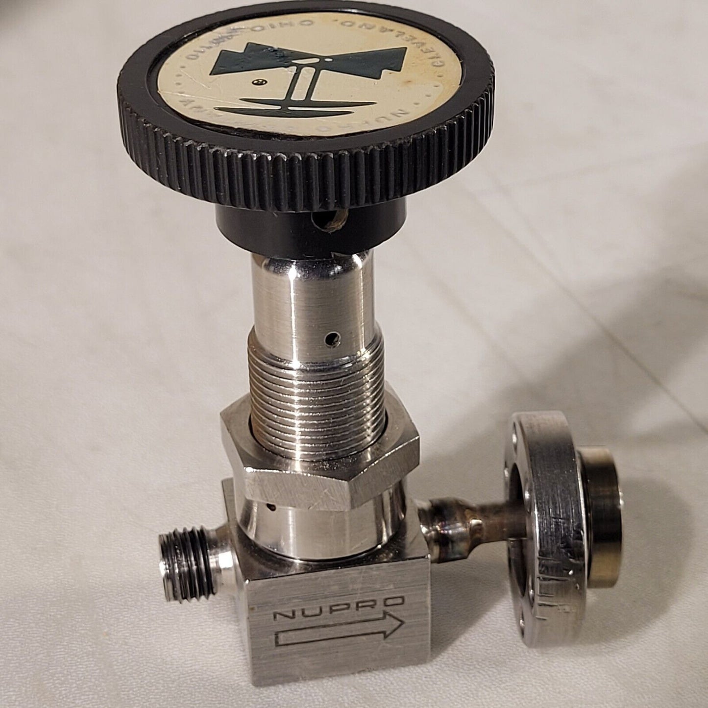 Nupro SS-4BK 1.33" Rotatable DN16CF Conflat To Swagelok 1/4 Manual Needle Valve