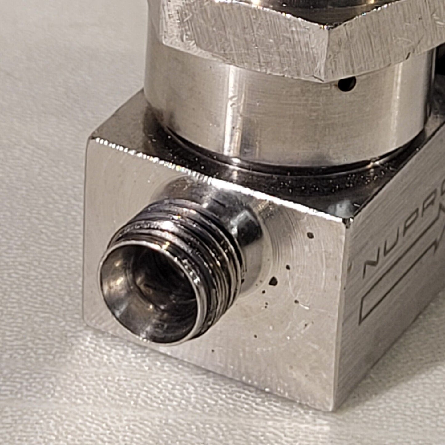 Nupro SS-4BK 1.33" Rotatable DN16CF Conflat To Swagelok 1/4 Manual Needle Valve