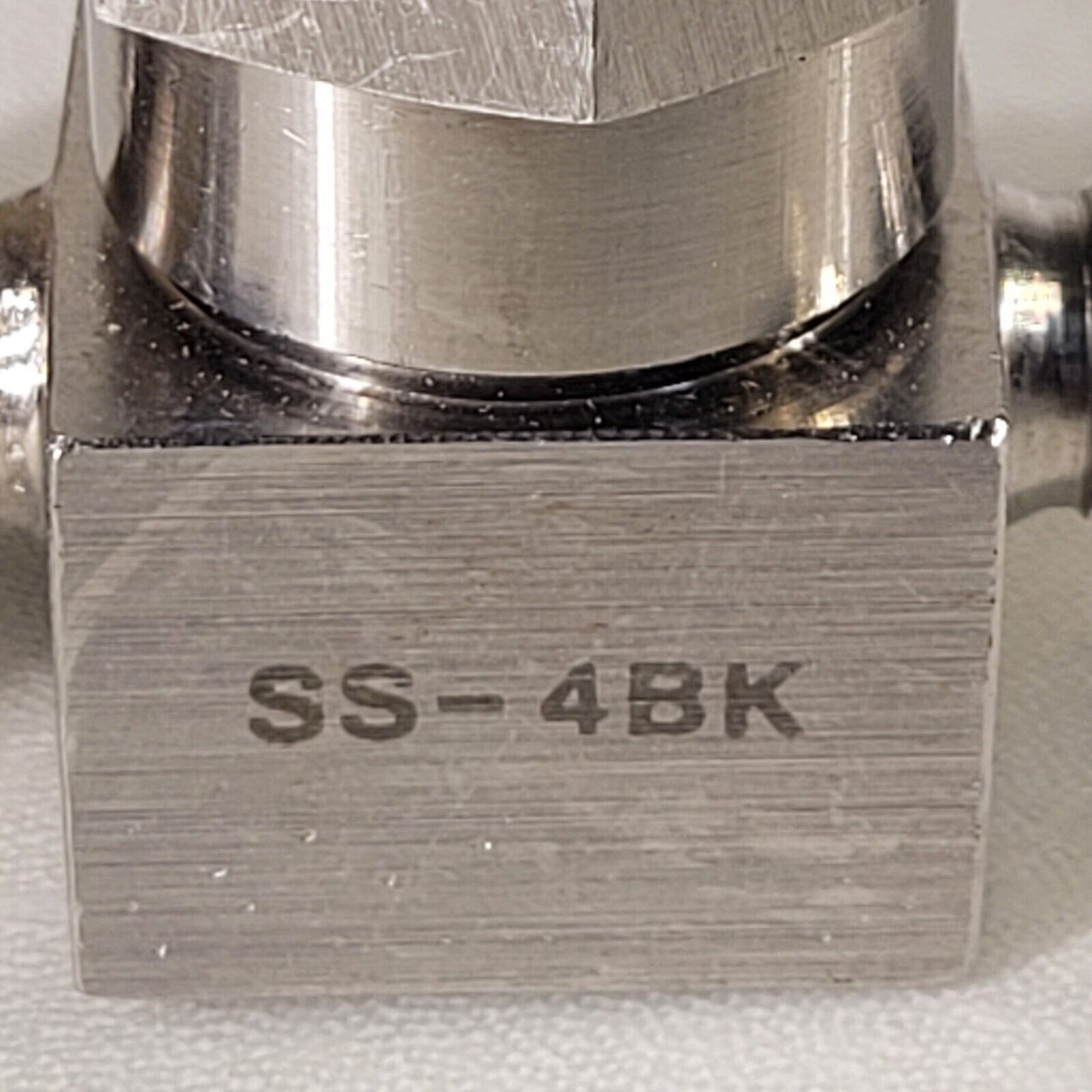 Nupro SS-4BK 1.33" Rotatable DN16CF Conflat To Swagelok 1/4 Manual Needle Valve
