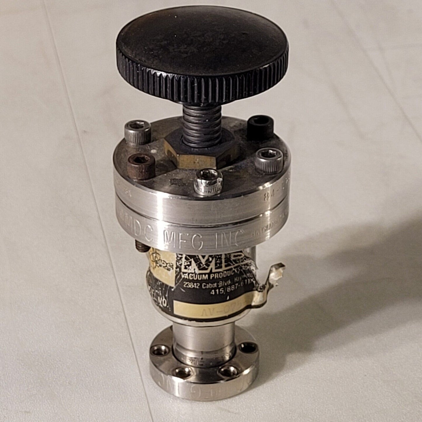 MDC AV-075 1.33" Rotatable DN16CF Manual Right Angle Valve High Vacuum SS