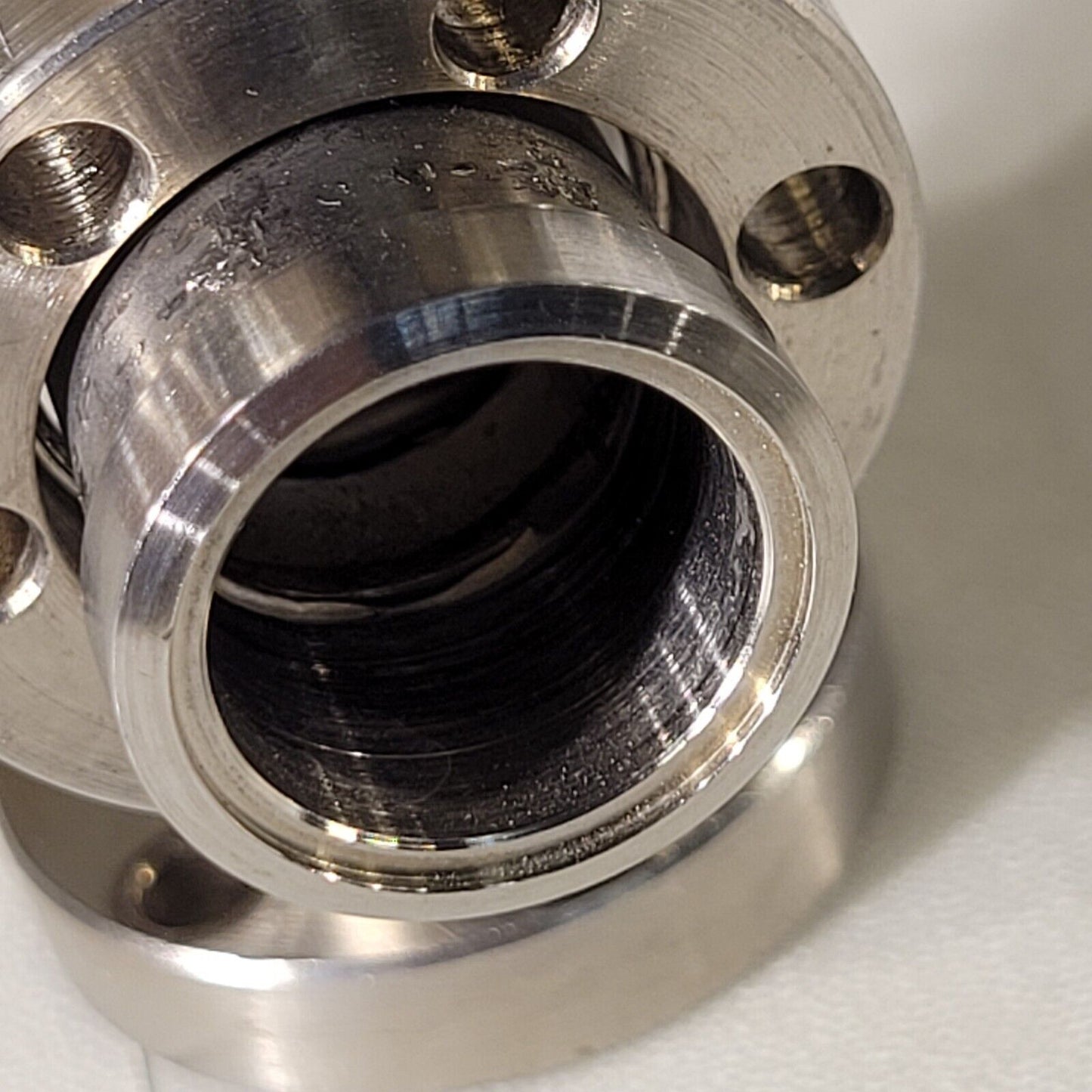 MDC AV-075 1.33" Rotatable DN16CF Manual Right Angle Valve High Vacuum SS