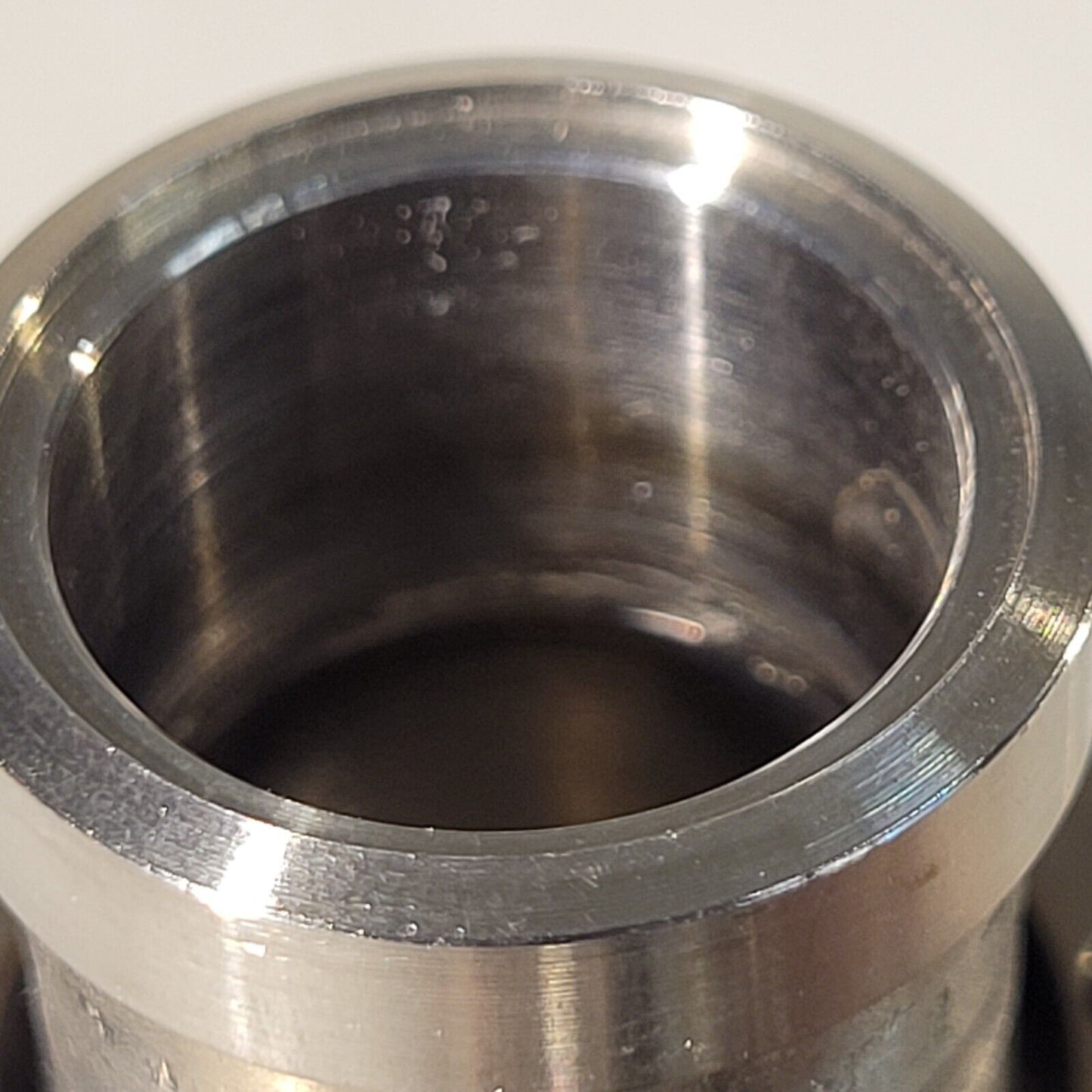 MDC AV-075 1.33" Rotatable DN16CF Manual Right Angle Valve High Vacuum SS
