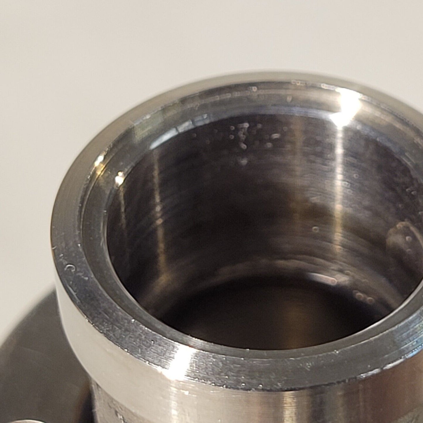 MDC AV-075 1.33" Rotatable DN16CF Manual Right Angle Valve High Vacuum SS