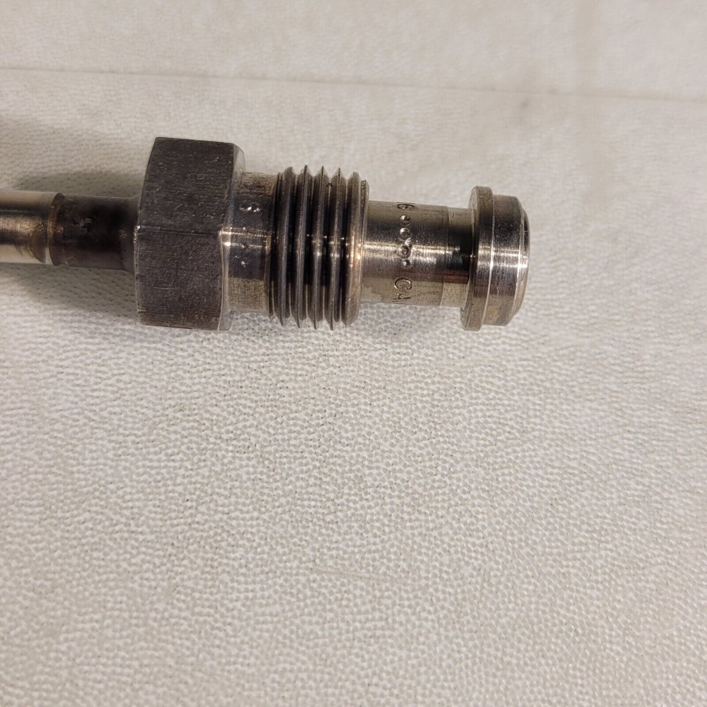 1/4" Male VCR To 1/4" Female Swagelok Adapter Bellows Tube 11" Length