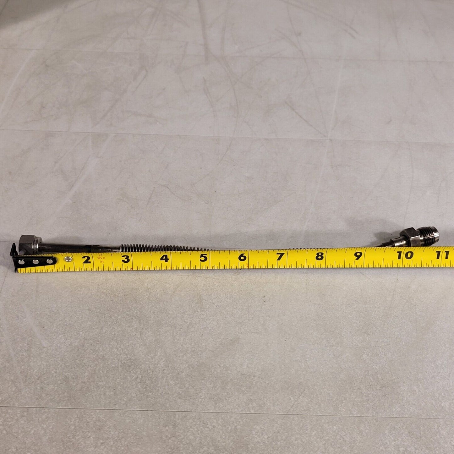 1/4" Male VCR To 1/4" Female Swagelok Adapter Bellows Tube 11" Length