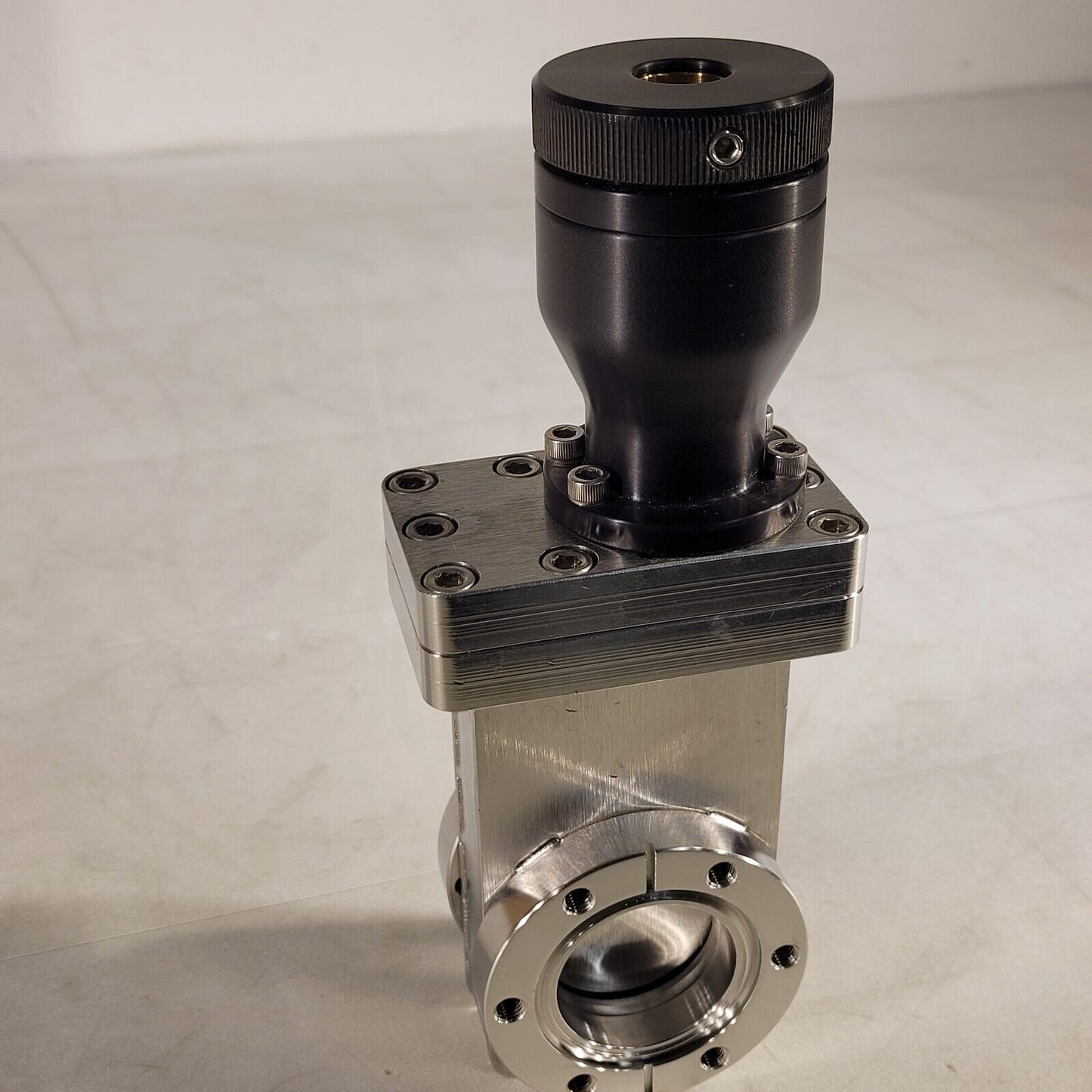 2.75" CF Conflat DN35CF Manual Gate Valve High Vacuum Stainless Steel UHV