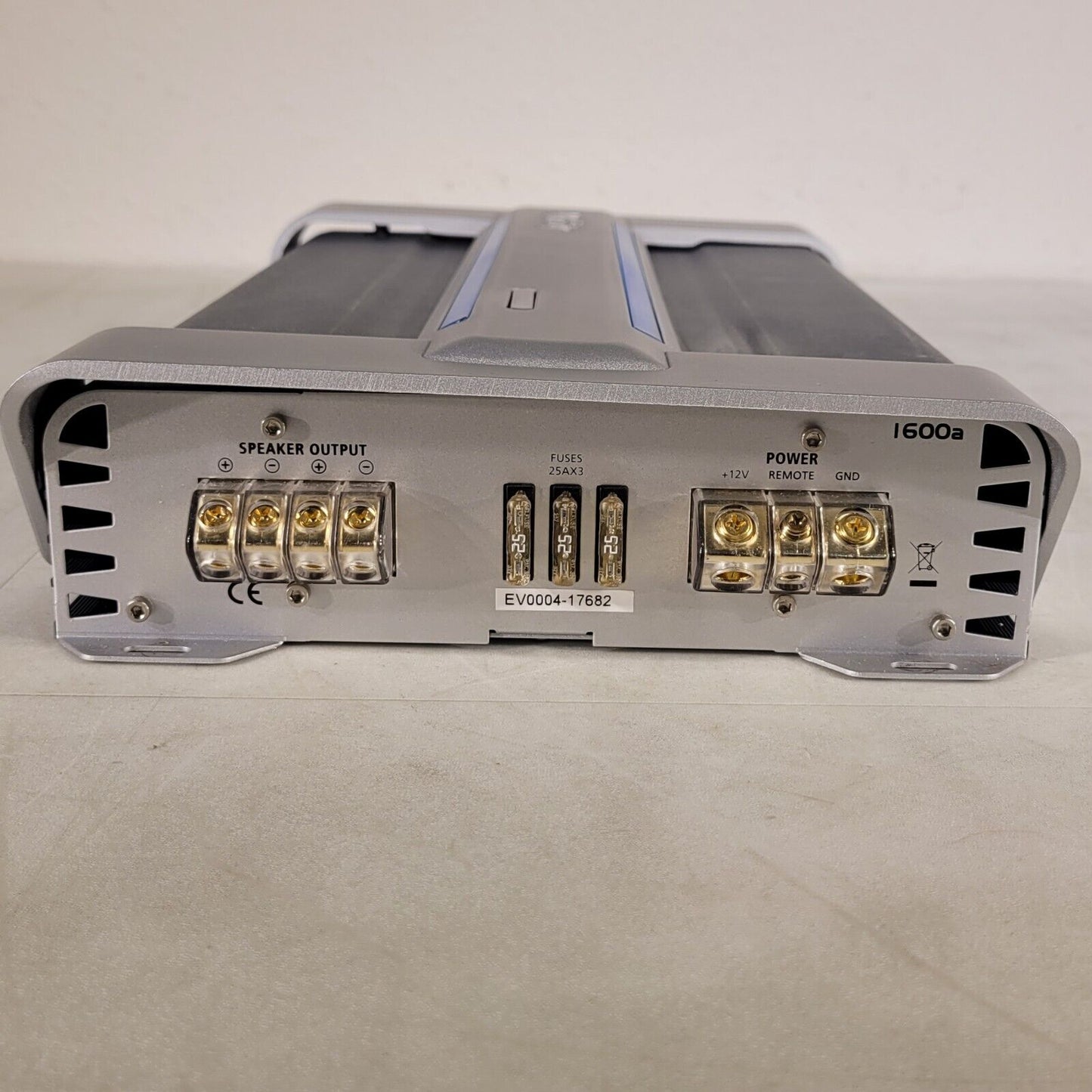Infinity Reference 1600a Subwoofer Sub Amplifier 600 Watts RMS x 1 at 2 ohms
