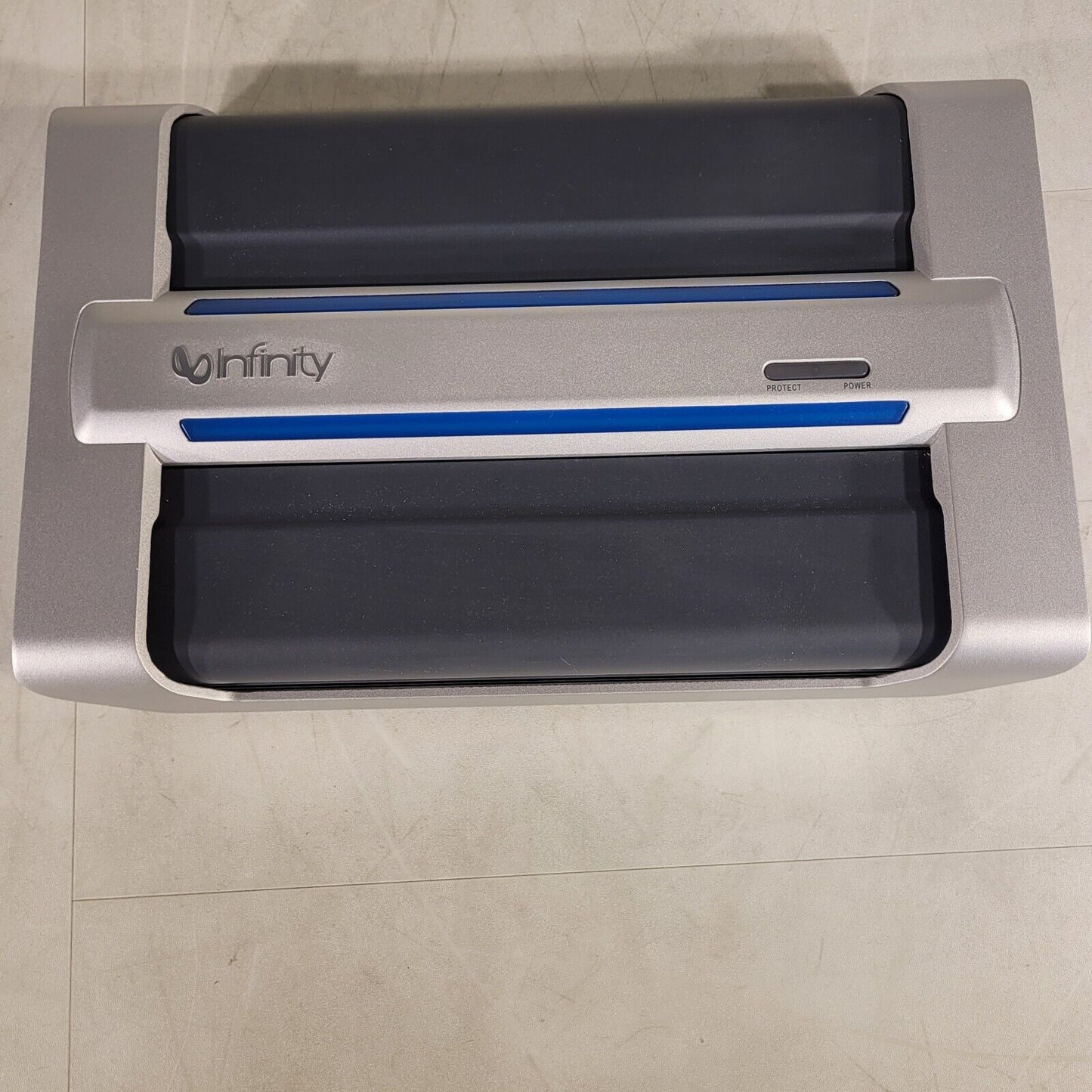 Infinity Reference 1600a Subwoofer Sub Amplifier 600 Watts RMS x 1 at 2 ohms