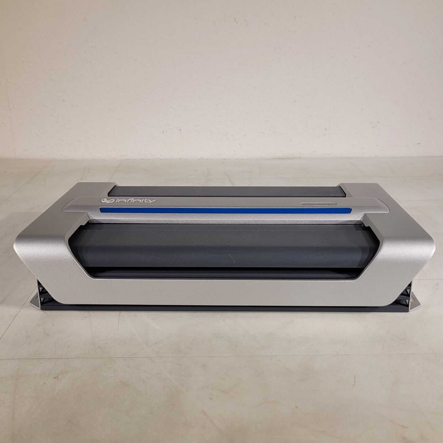 Infinity Reference 1600a Subwoofer Sub Amplifier 600 Watts RMS x 1 at 2 ohms
