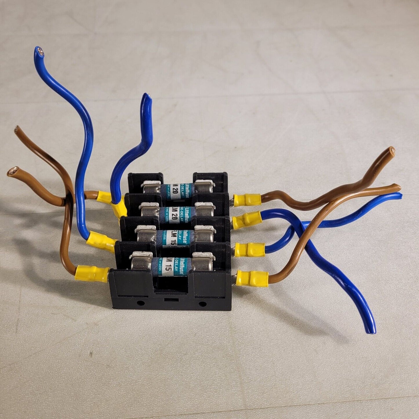 Sato F-66 4 Slot Fuse Holder 250v 10 Amp AC FLM