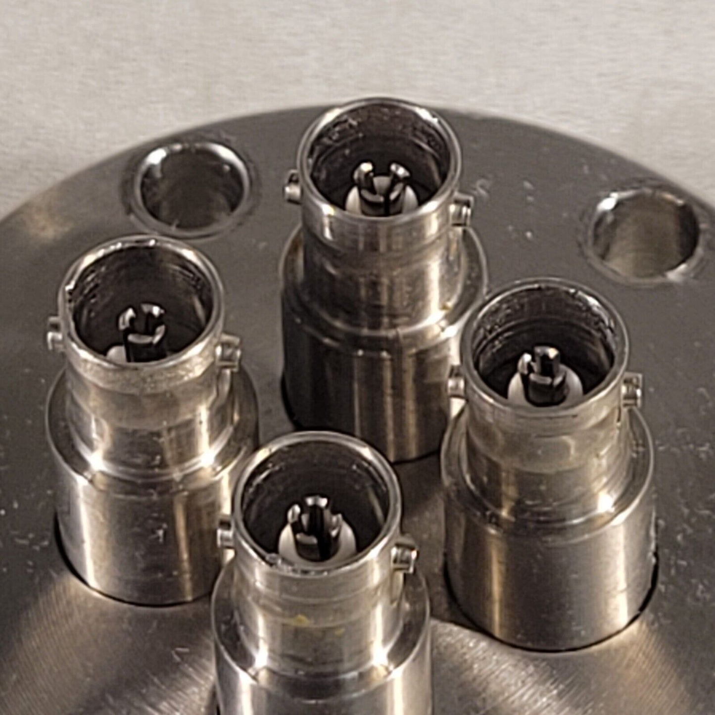 MDC 2.75" CF Conflat BNC Feedthrough Blank DN35CF High Vacuum 4x BNC Ports