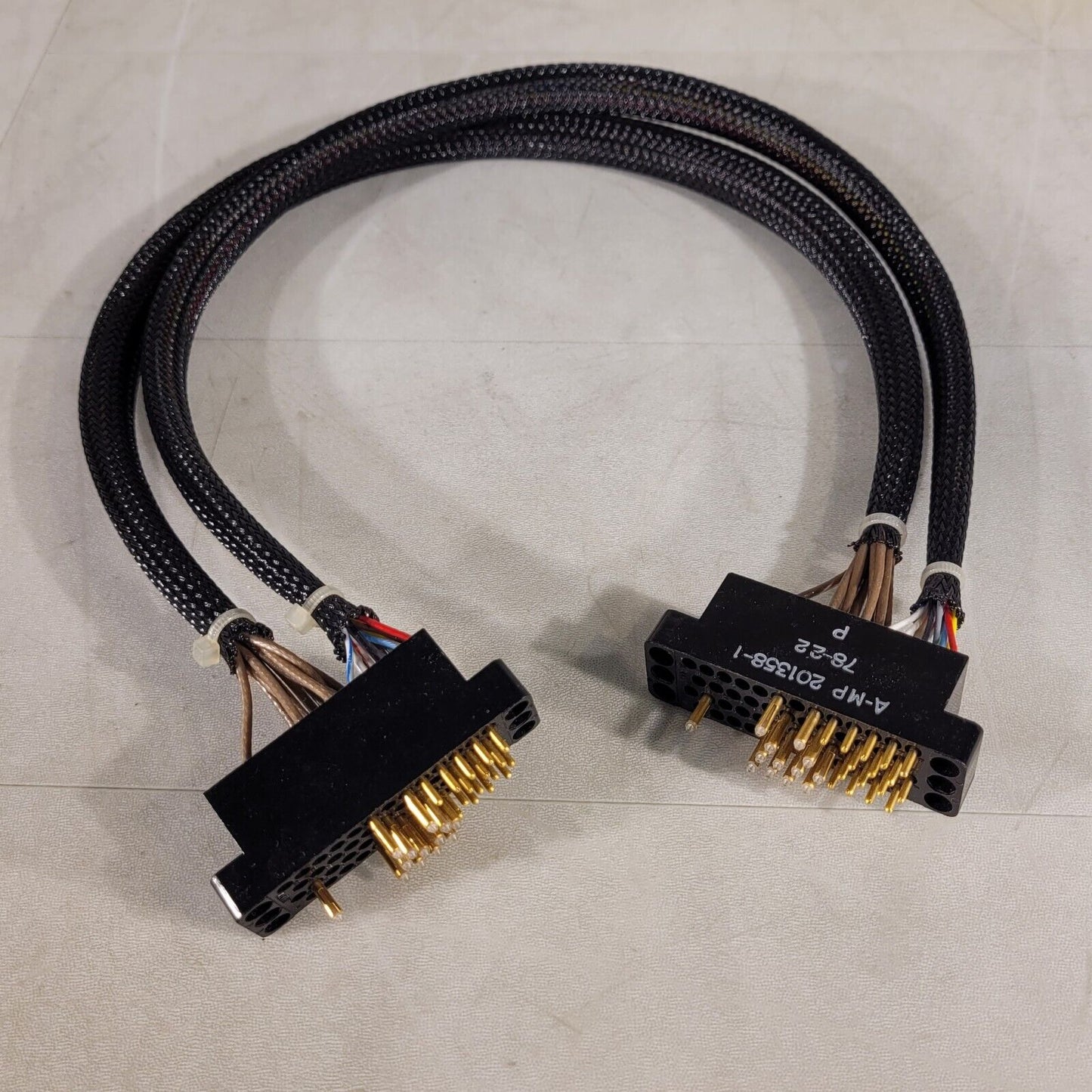 A-MP 201358-1 78-22 P Cable 1.5ft Length 29-Pin Gold Coated Connectors