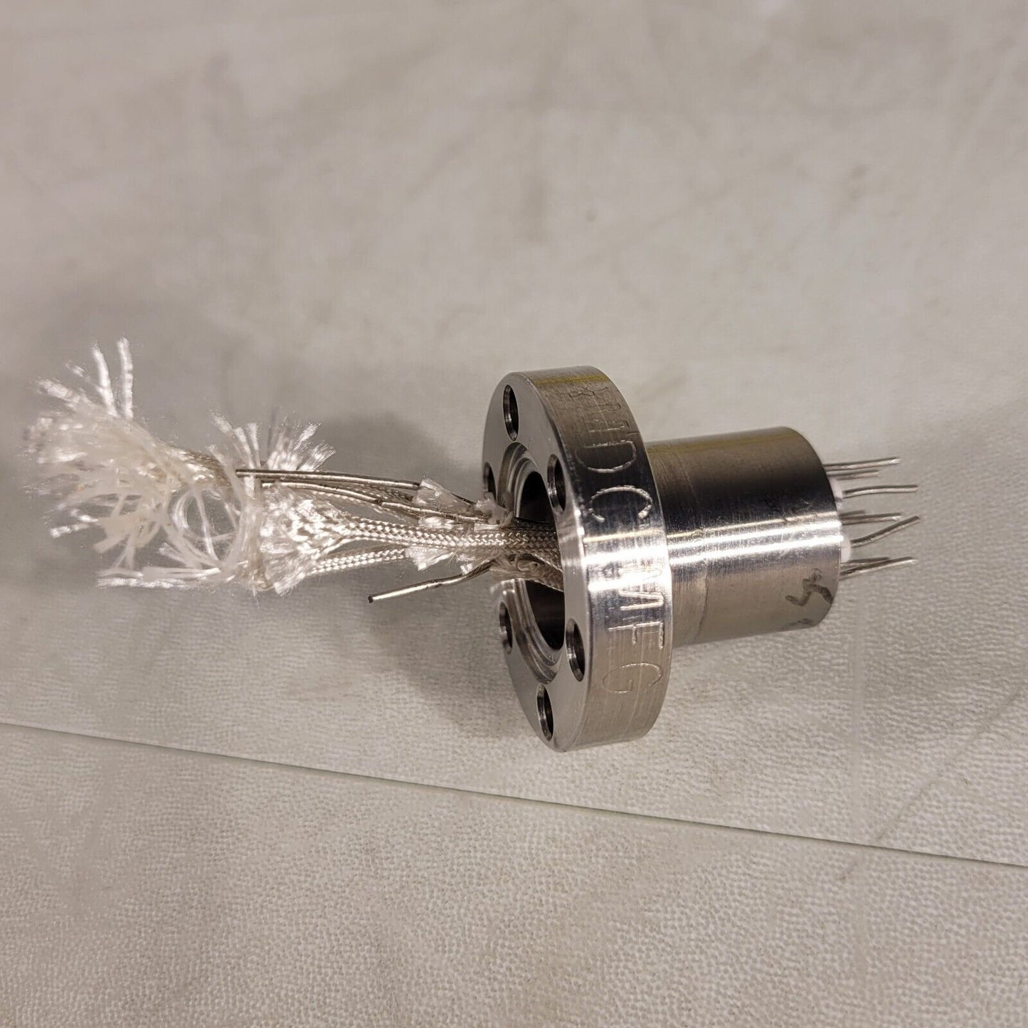 MDC 1.33" CF Conflat DN16CF Electrical Feedthrough 8 Pin High Vacuum Stainless