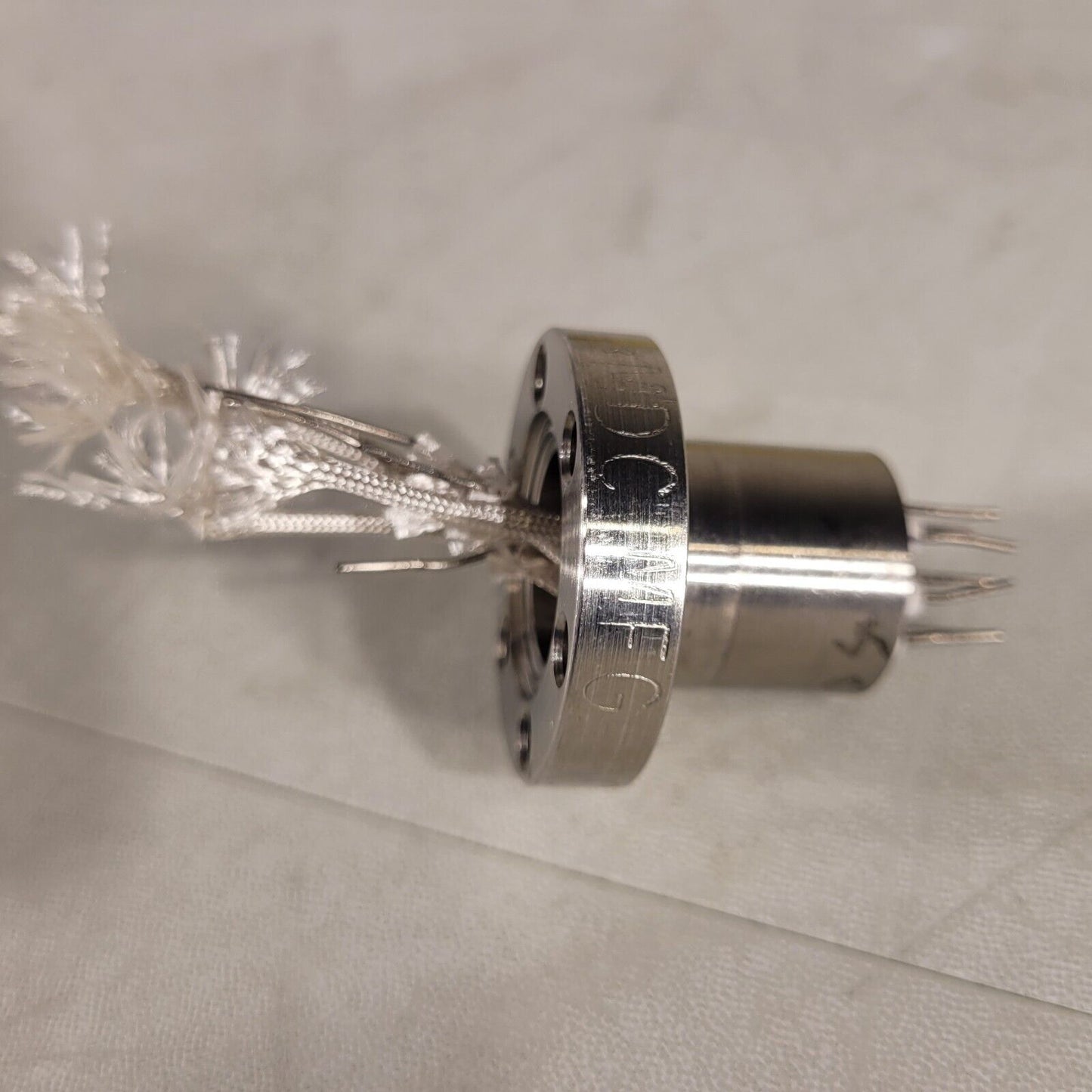 MDC 1.33" CF Conflat DN16CF Electrical Feedthrough 8 Pin High Vacuum Stainless
