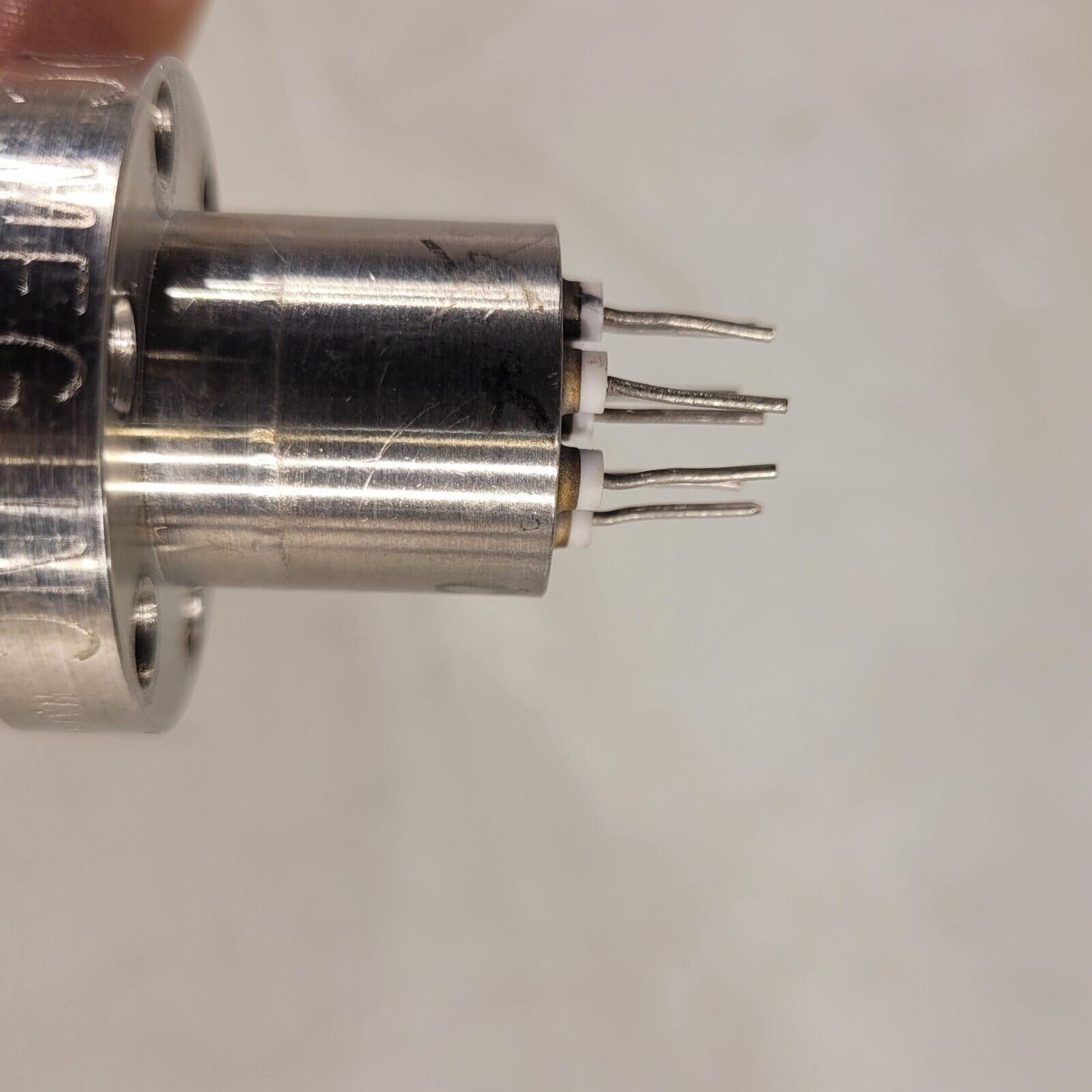 MDC 1.33" CF Conflat DN16CF Electrical Feedthrough 8 Pin High Vacuum Stainless