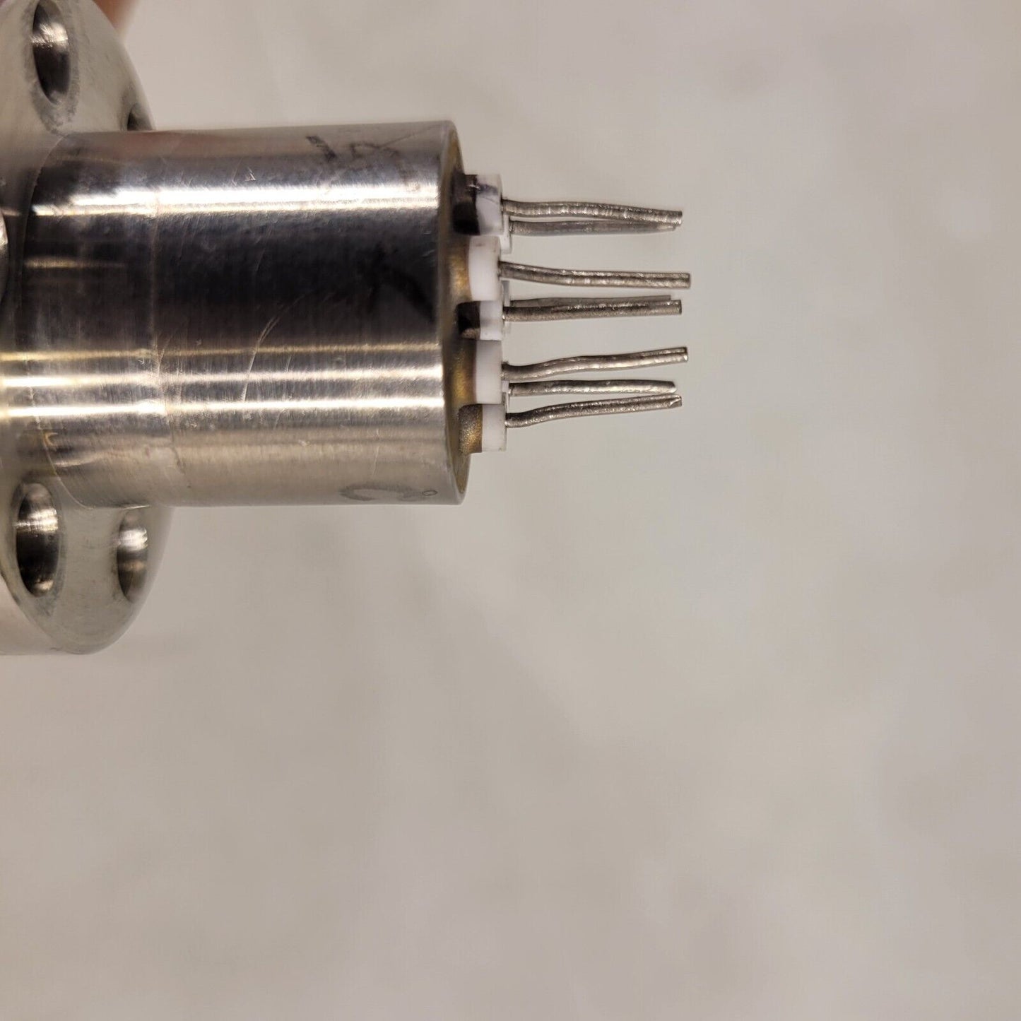 MDC 1.33" CF Conflat DN16CF Electrical Feedthrough 8 Pin High Vacuum Stainless