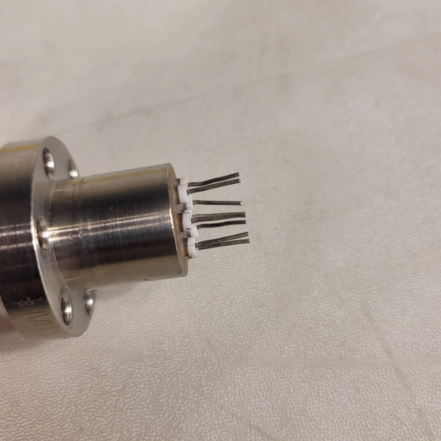 MDC 1.33" CF Conflat DN16CF Electrical Feedthrough 8 Pin High Vacuum Stainless