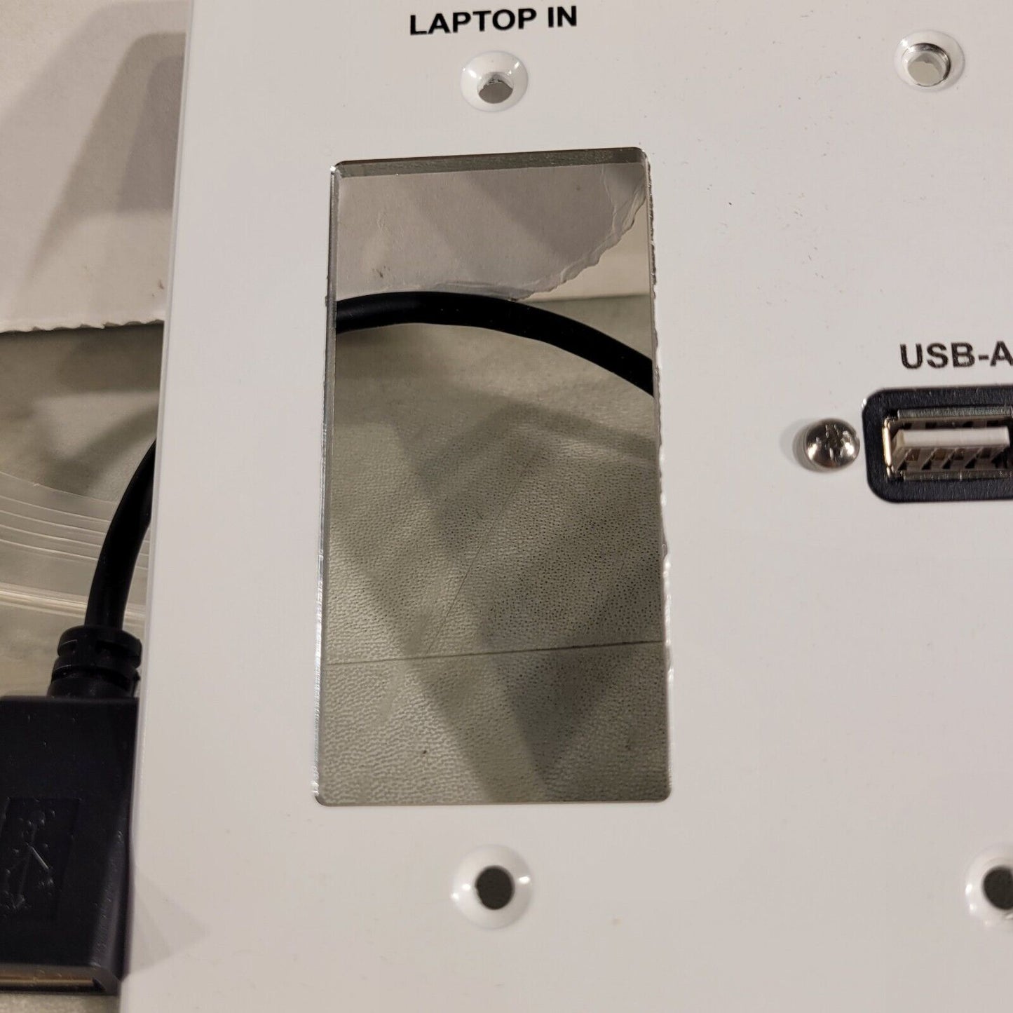 Covid QT-94789 Mounting Plate With USB-A Port Hardware Included
