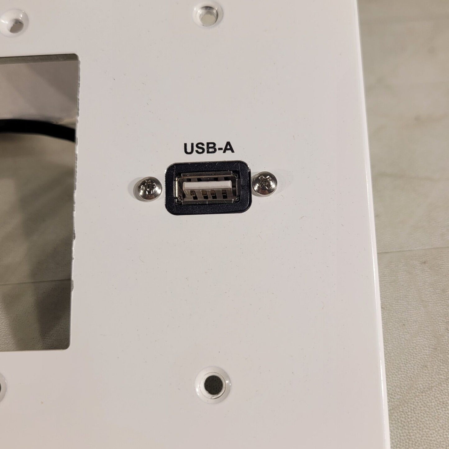 Covid QT-94789 Mounting Plate With USB-A Port Hardware Included