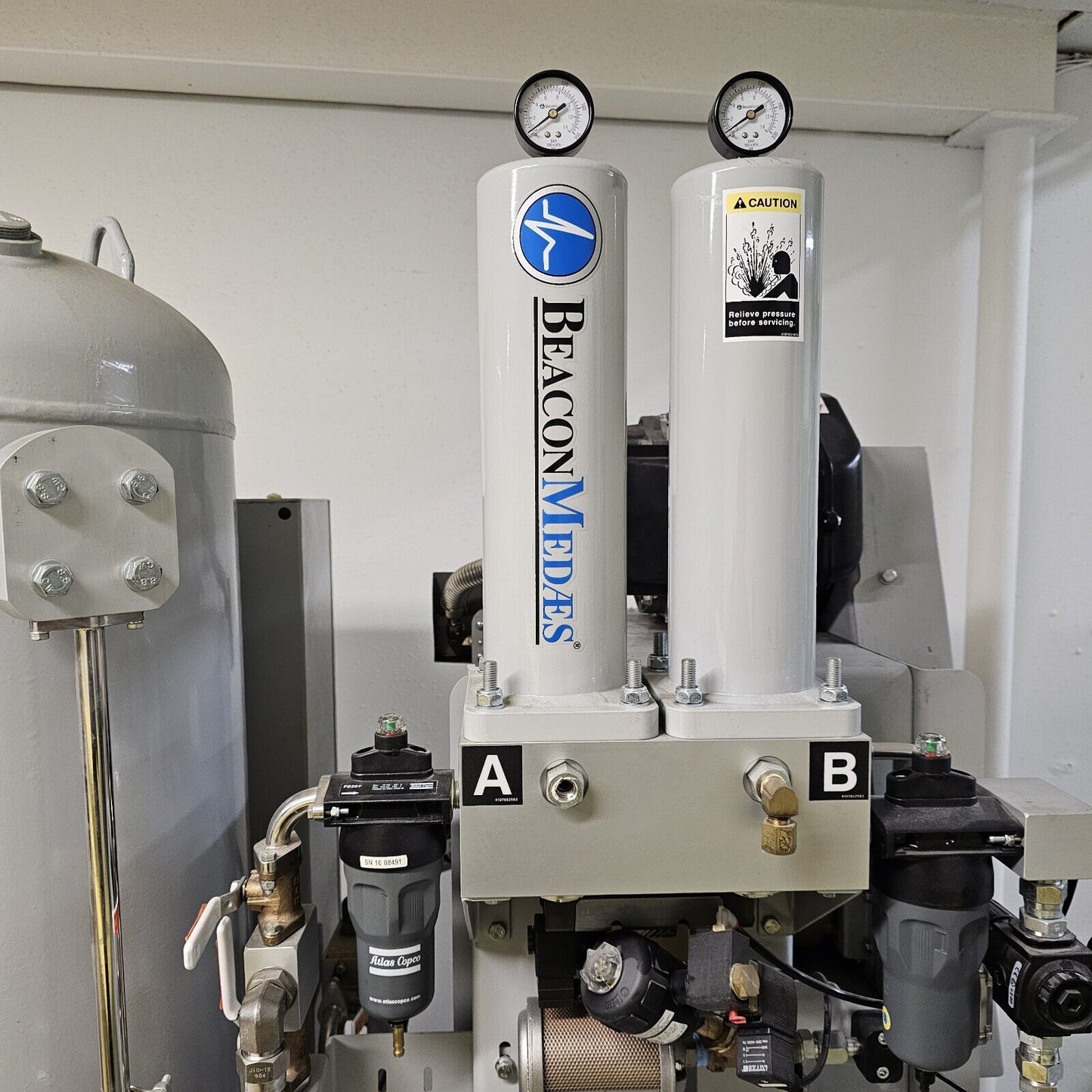 BeaconMedaes Duplex 3HP Oil-Less Scroll Laboratory Air Compressor System 460V