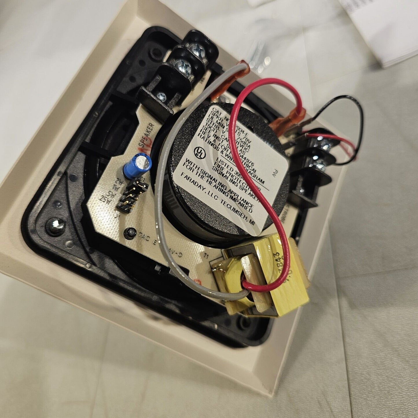 Faraday FOS 2934B-E-21-70V Speaker Strobe SOF White 15/75 Siemens 2934