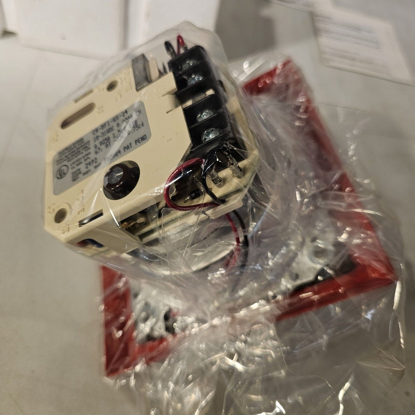 Wheelock CH-DF1-WS-24 Strobe Chime 1.5CD 103237 18-31VDC Fire Alarm Alerting