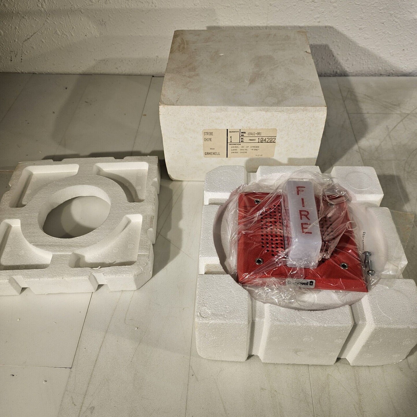 Gamewell FCI Strobe Chime 68461-001 24VDC Fire Alarm Red 8K CP 786697-104202
