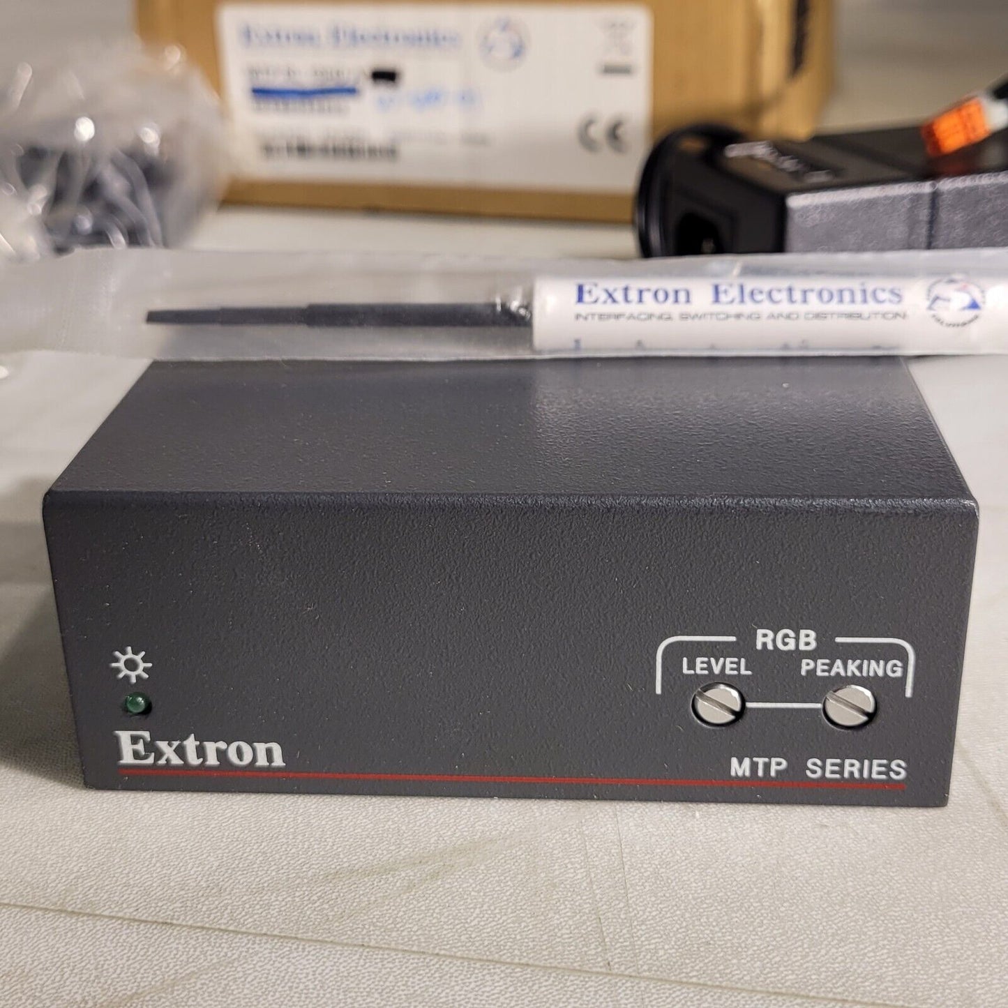 Extron Electronics 60-690-01 MTP RL 15HD A Twisted Pair Receivers