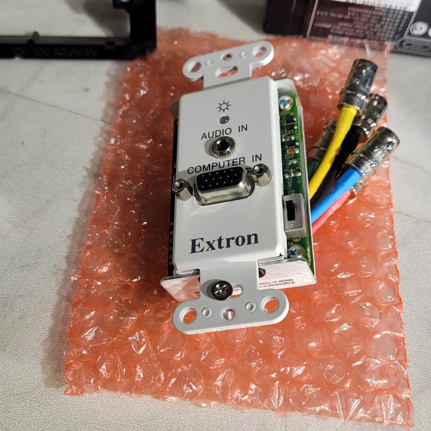 Extron 60-759-22 Extender D Audio & VGA Inputs White