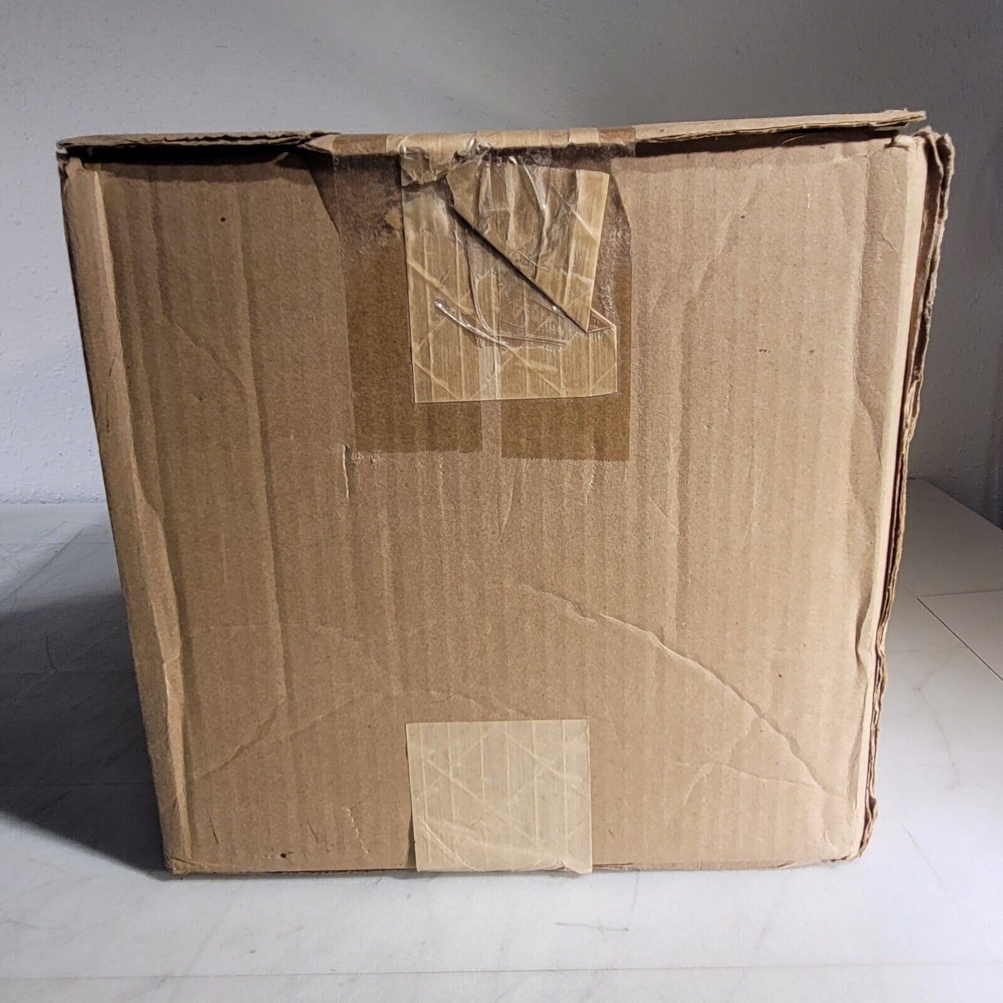 Chief WM120AUS Medium Short Throw Universal Projector Mount Kit (Single Stud)
