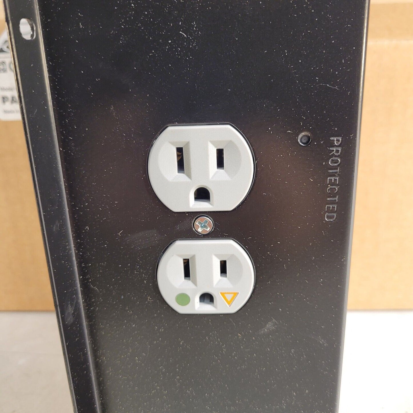 Chief PAC527P4-KIT 4 Plug In-Wall Retro Power Kit