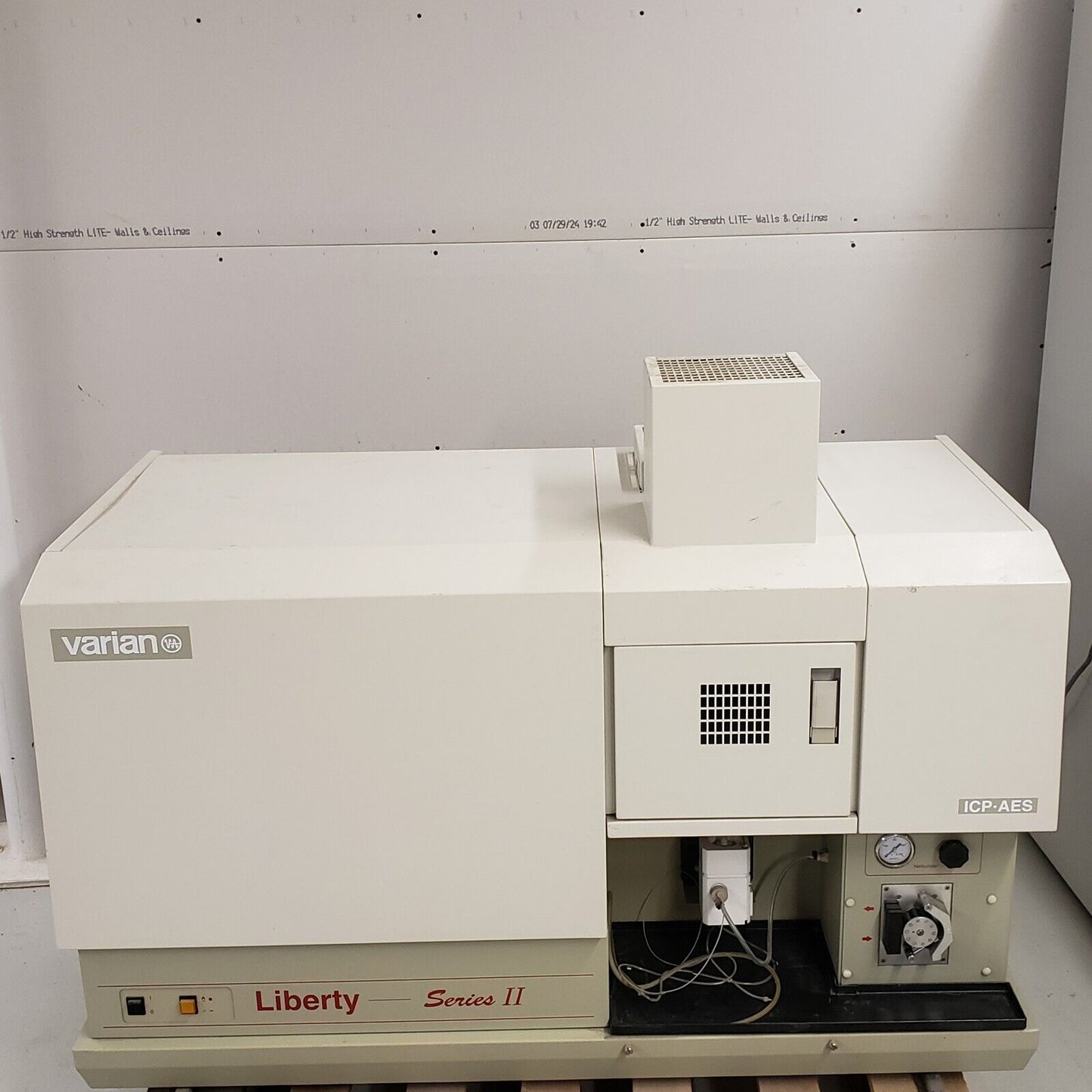 Varian ICP-AES Liberty Series II Inductively Coupled Plasma Spectrometer