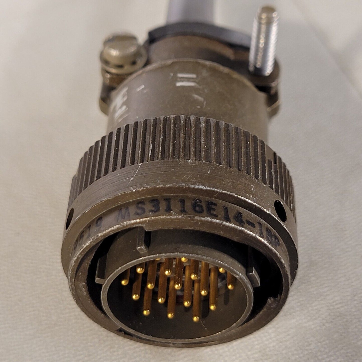 Amphenol ITT MS3116E14-18P 18-pin Socket Circular MIL Spec Connector 29" Cable