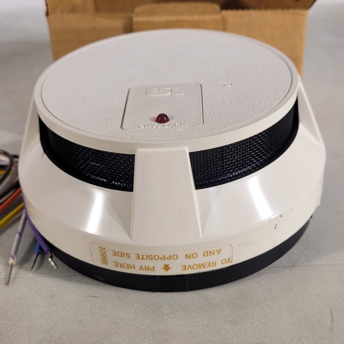 ESL Edwards 522CS Photoelectronic Smoke Detector 24VDC With Connector